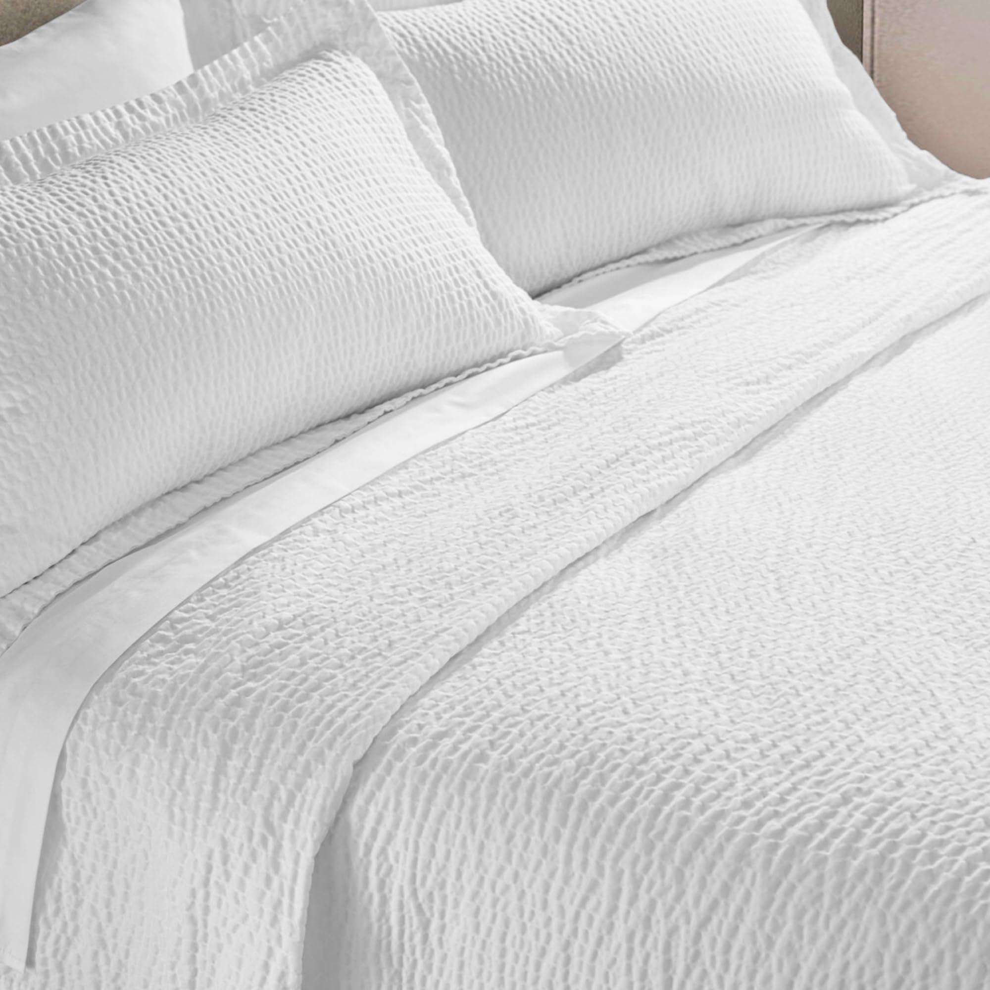 Courtyard by Marriott Courtyard by Marriott Textured Coverlet - Lightweight Coverlet with Wash-Activated Ripple Texture Exclusively for Courtyard - White - Queen, Perfect for Warmer Temperatures, Breathable