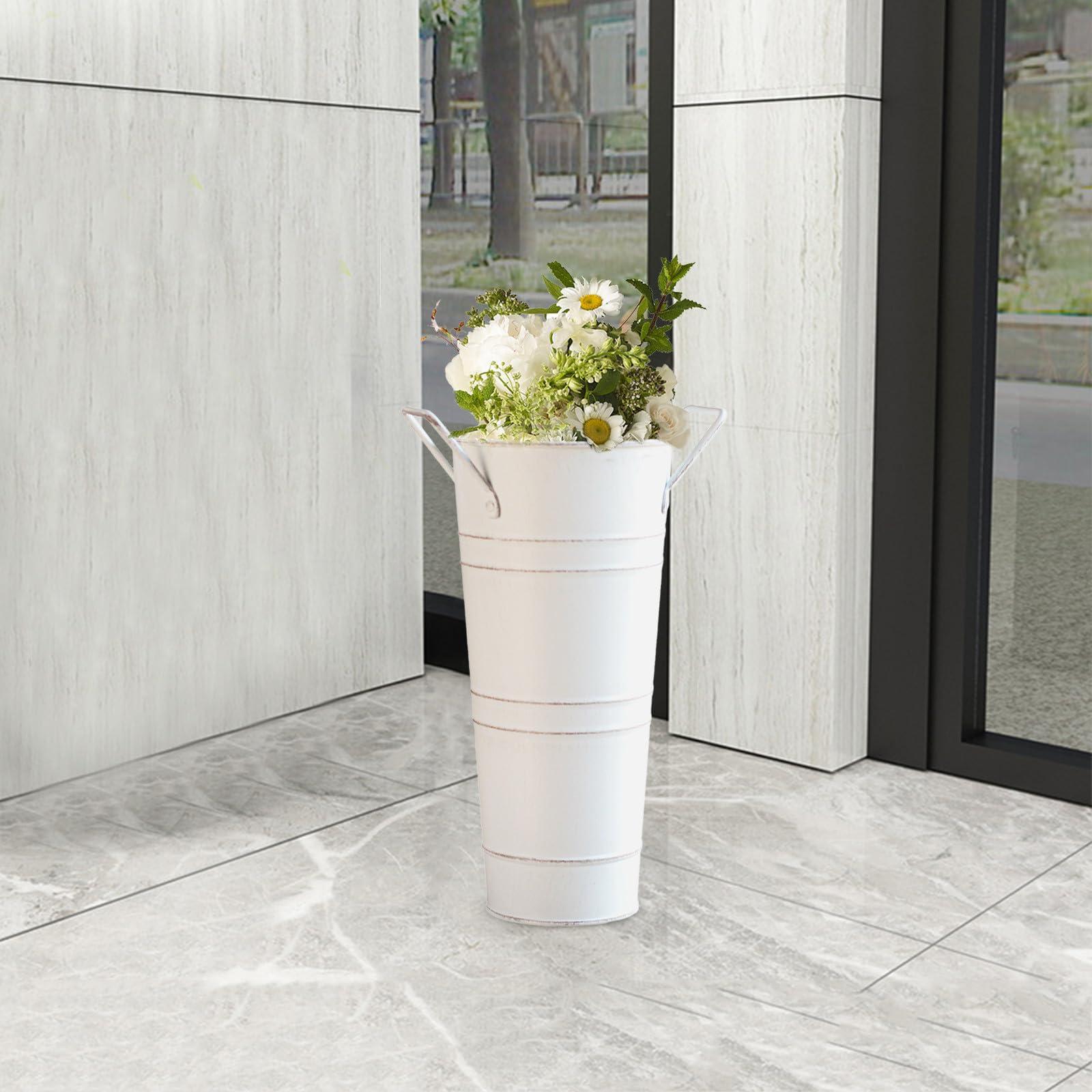 BLOWEST BLOWEST Mini Umbrella Stand Holder, Cute Metal Umbrella Bucket Freestanding, Small Umbrella Rack Barrel Canes, Walking Sticks Golf Clubs Organizer, Metal Floor Vase for Entryway Porch Indoor (White)