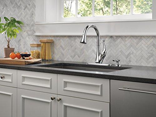 DELTA FAUCET Delta Faucet Talbott Pull Down Kitchen Faucet Chrome, Chrome Kitchen Faucets with Pull Down Sprayer, Kitchen Sink Faucet, Faucet for Kitchen Sink, Soap Dispenser, Chrome 16968-SD-DST