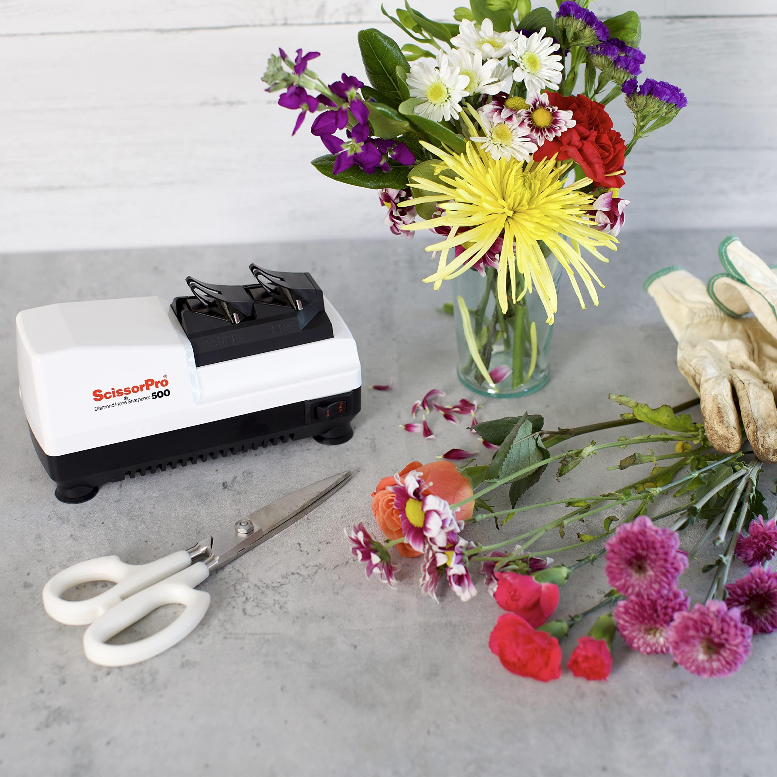 Chef’sChoice Chef's Choice Scissorpro Electric Professional with Diamond Hone Features Precise Angle Guides Sharpens a Variety of Household Scissors, 2-Stage, White