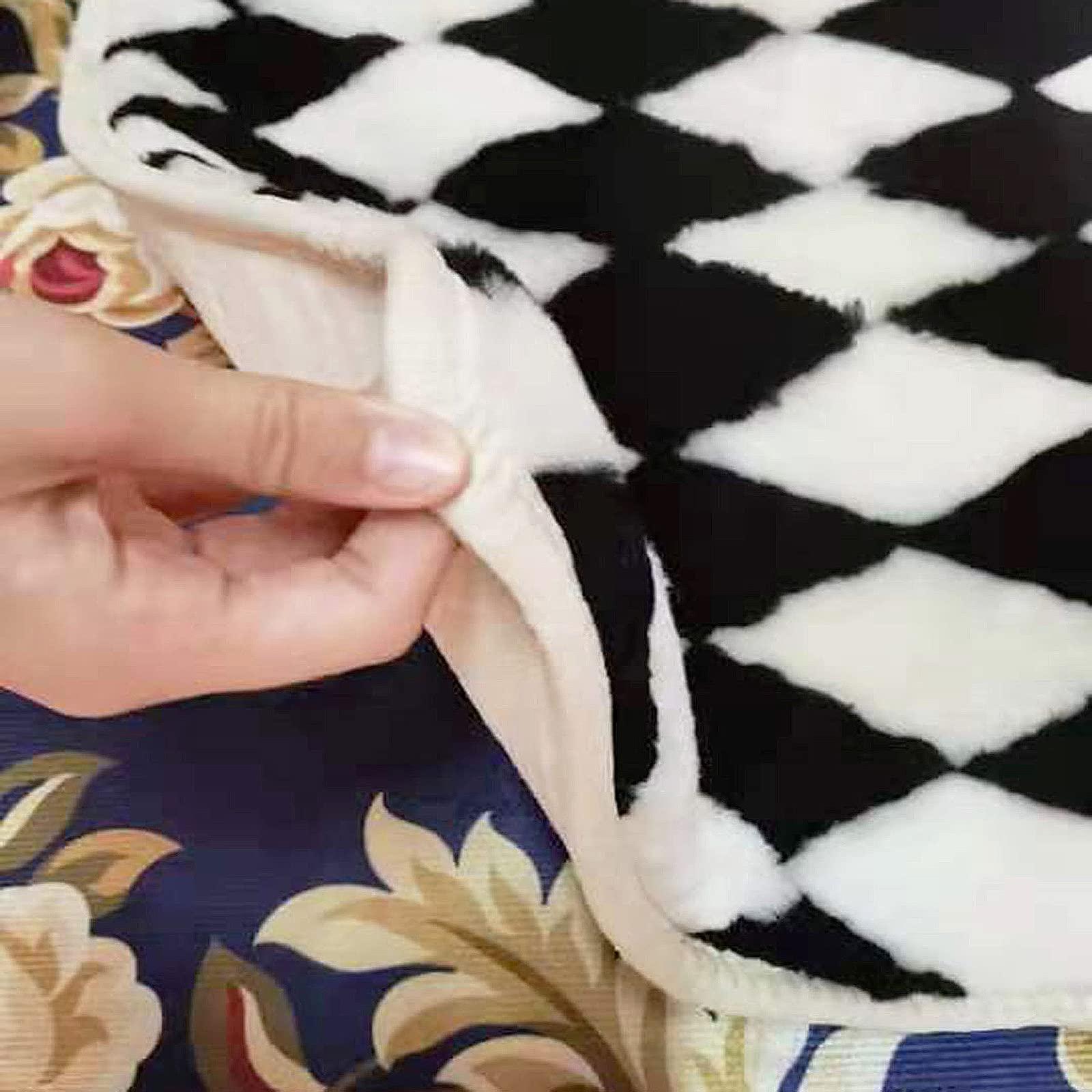 PoBoo Sheepskin Area Rugs, Cosy Lambskin Fur Carpet, Genuine Sheepskin Blanket, Luxuxry Fur Mat for Bedroom and Living Room (3.3' x 5.3', Regular White & Black)