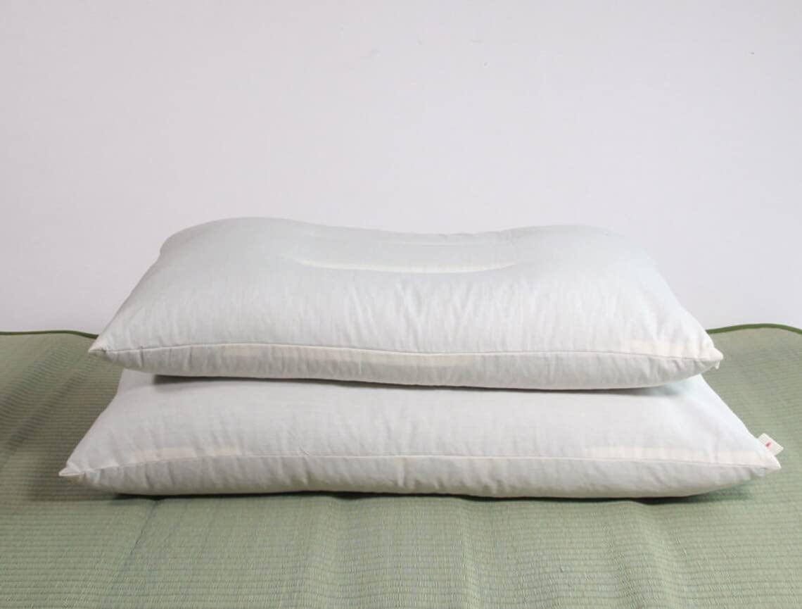 HomeLoft Basics Futon Tokyo Gift Set of A Japanese Buckwheat Pillow and Two Organic Covers in Azuma Bag (Pillow size Small : 19.6 x 13.7 (50cm x 35cm))