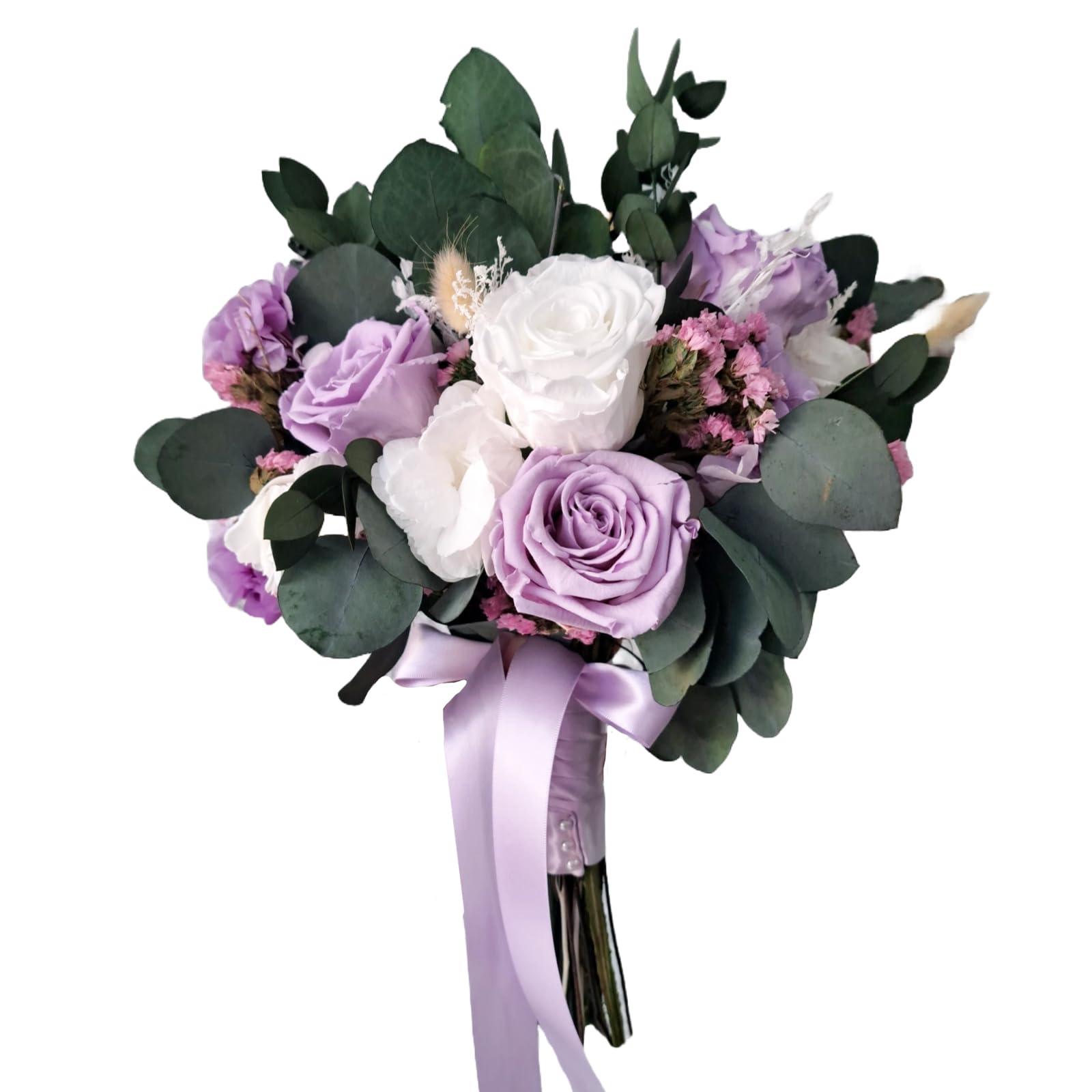 Generic Lilac and white reserved bridal bouquet with eucaliptos others preserved folaiges. Ramo de novia natural preservado en lila y blanco