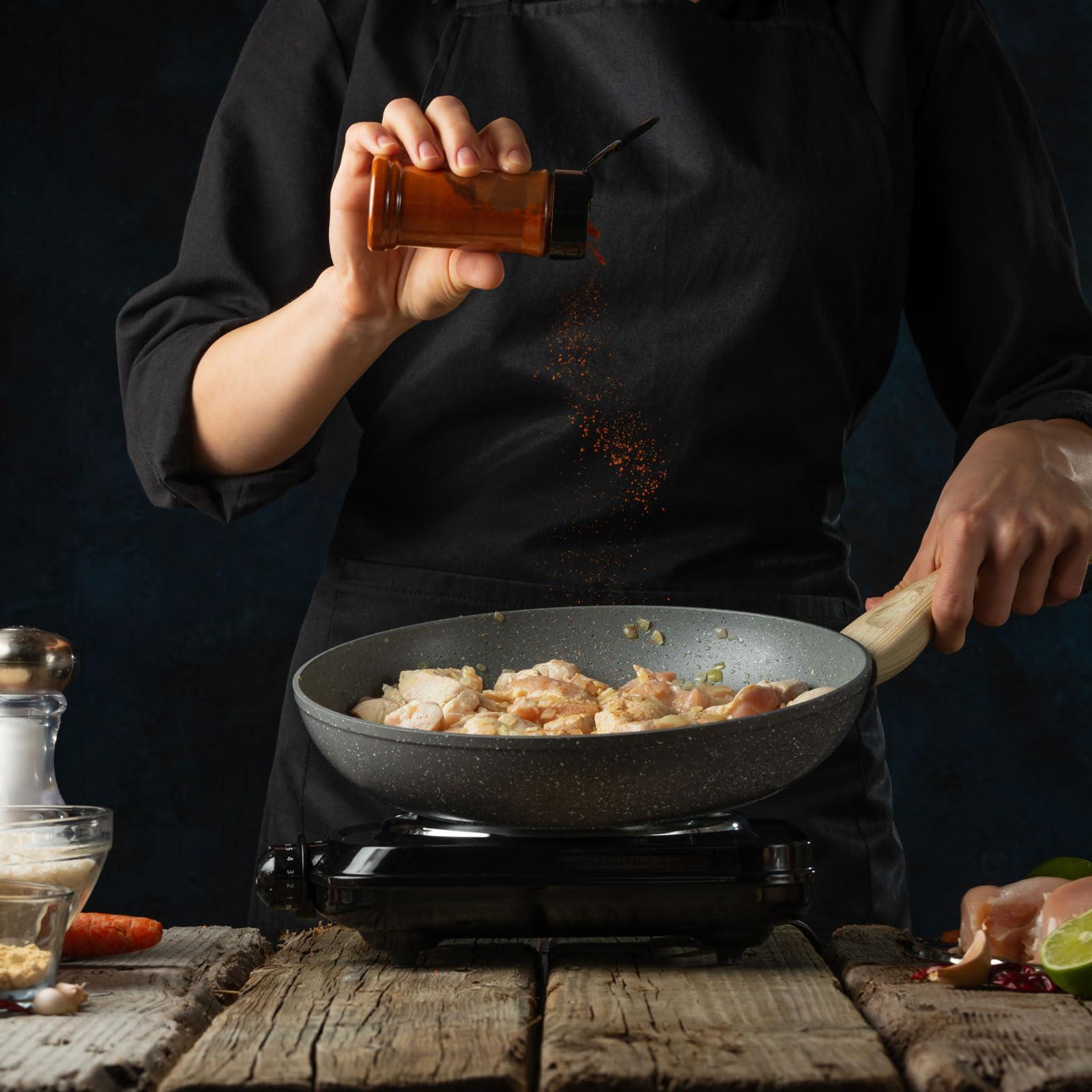 PATIKIL PATIKIL 2.7oz Plastic Spice Jars with Shaker Lids, 16 Pcs Refillable Empty Seasoning Containers Bottle with White Cap for Storing Spice Salt Herbs Seasoning Powders Condiment, Clear