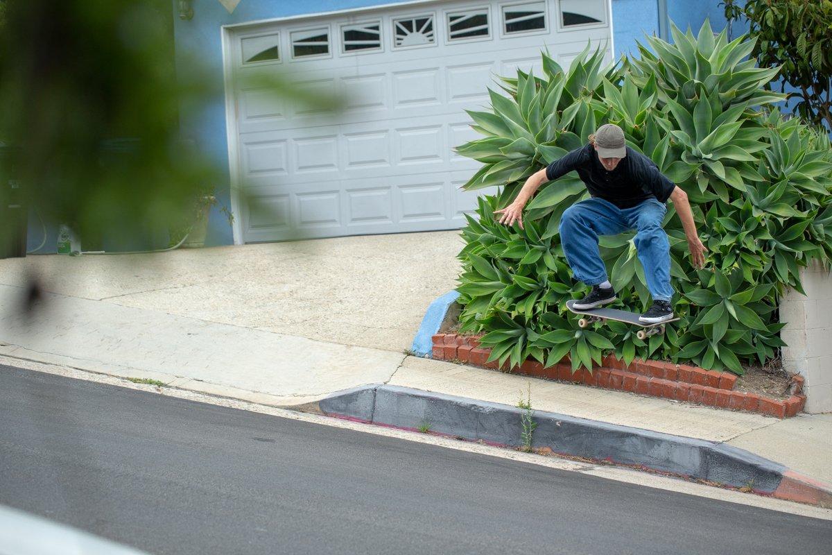 Jessup Grip Tape Jessup Skateboard Griptape Sheet: The choice of pro skaters worldwide. Bubble free & easy to apply.