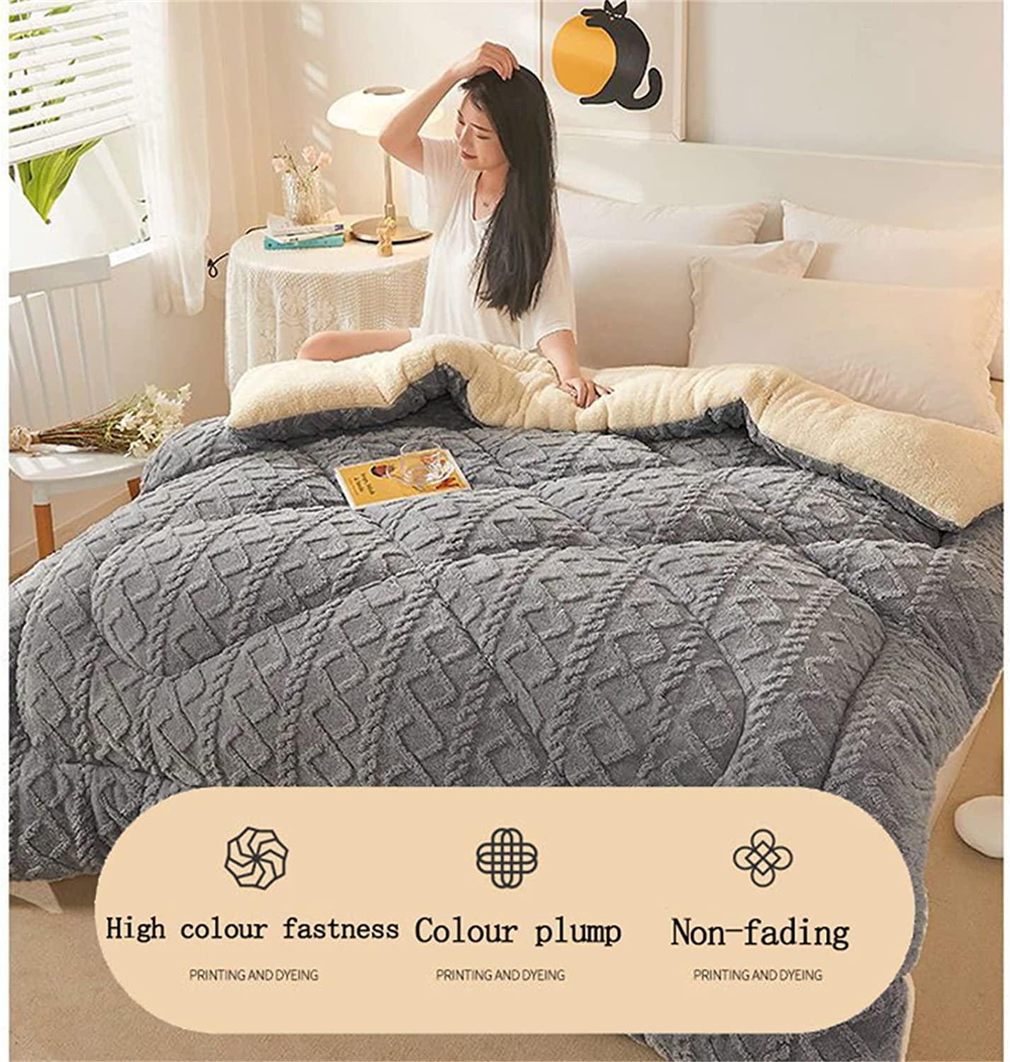 SOVILEE Thickened Super Soft Insulation Hibiscus Winter Quilt, Cashmere and Hibiscus Double Fabrics, Breathable Warmth Fluffy Plush Double Sided Velvet Blanket (Green,220 * 240cm/86.61 * 94.49in (5KG))