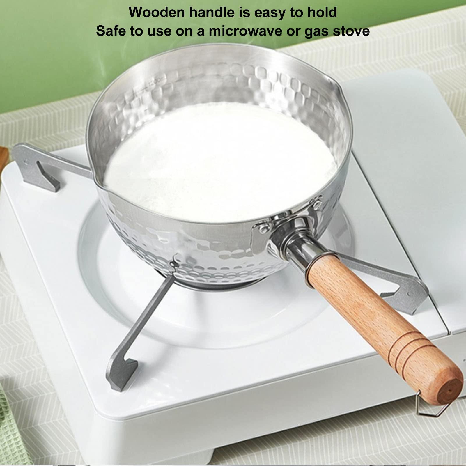 lvifloae Stainless Steel Crock Pot with Glass Lid with Lid and Wooden Handle Saucepan Traditional Japanese Snow Pot for Cooking, Noodles, Soups, Hot Milk 20 Cm