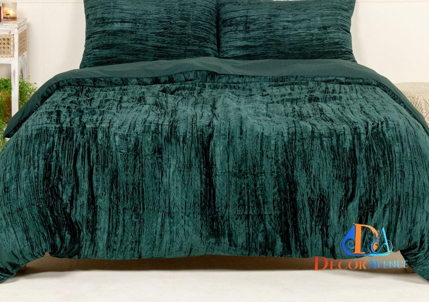 DecorAvenue DecorAvenue Ultra-Luxe Crushed Velvet Duvet Cover, Boho Bedding UO Comforter Bedding Donna Cover,3 Pc Duvet Set, Velvet Bedding Set (Dark Green Crushed, Queen 90\" x 90\")