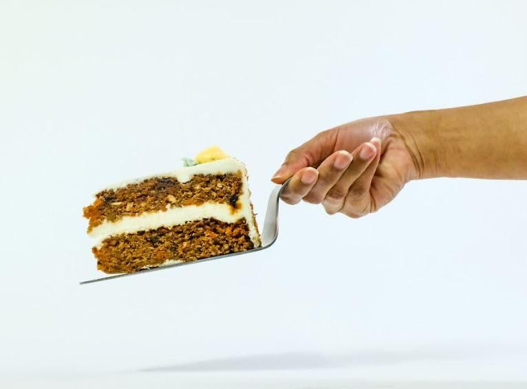 Wild Eye Designs Wild Eye Designs HIGH HEEL STAINLESS STEEL CAKE SERVER WITH DETACHABLE HEEL AND HANDLE, BLACK - FASHIONABLE AND ELEGANT, COMES WITH A DECORATIVE GIFTABLE BOX