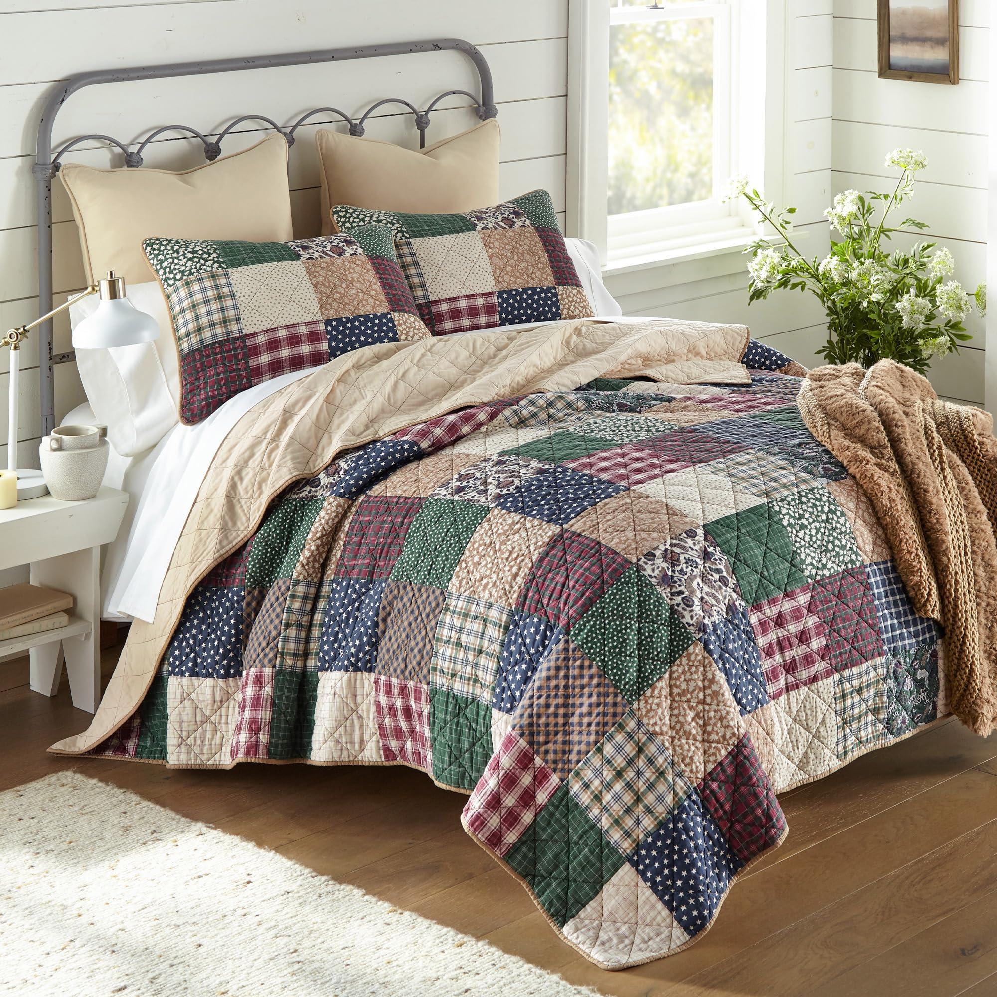 Donna Sharp Donna Sharp Rustic Paisley Pieced Patchwork Cotton Quilted Bedding Set - 3-Piece Queen Size Quilt Set - Includes 1 Quilt and 2 Pillow Shams - Machine Washable - Perfect for Rustic Decor