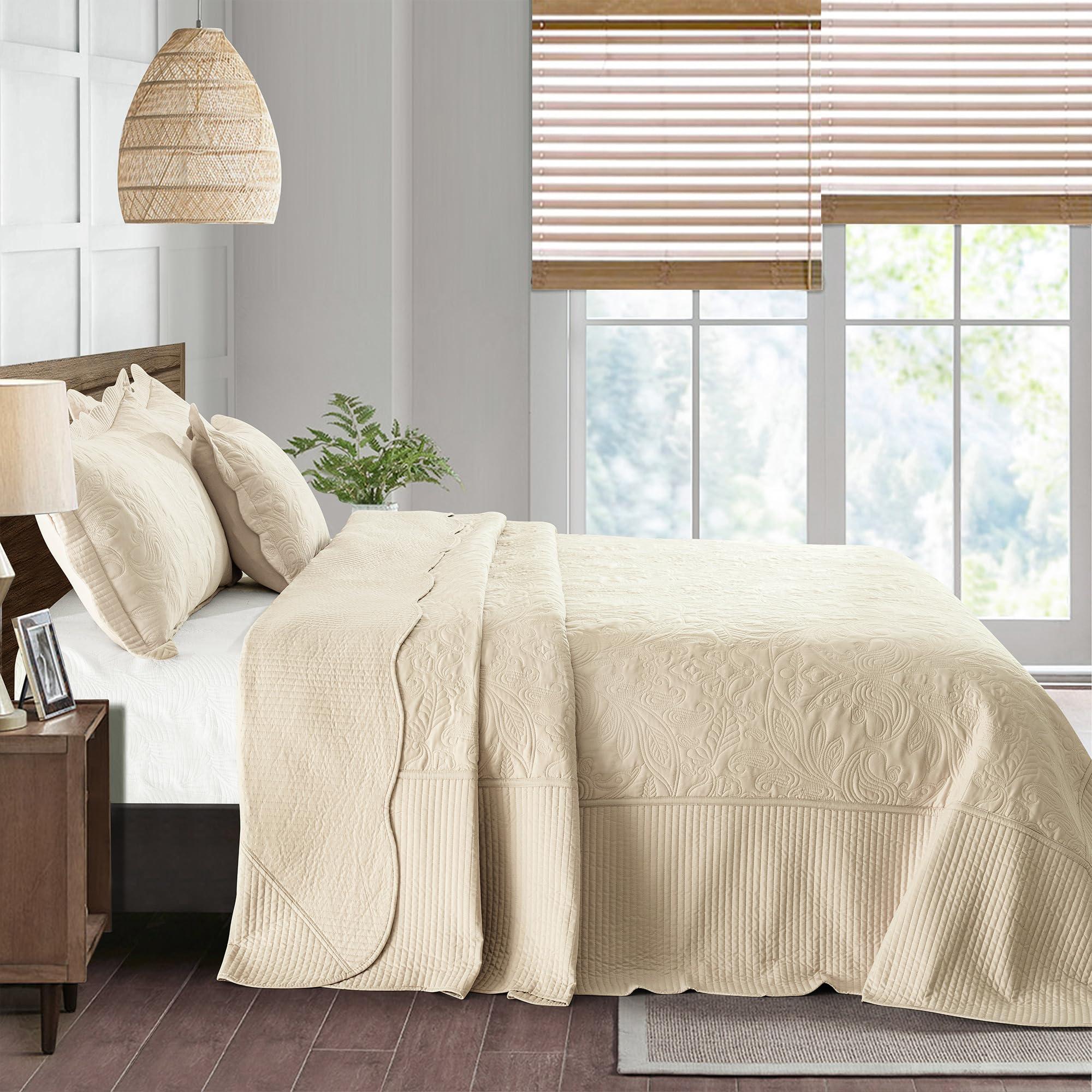 HoneiLife HoneiLife Oversized King Bedspreads - California king Quilt 120x120,4-Piece Cal King Quilt Sets,Rustic Bedding Sets King Size,Reversible Coverlets Lightweight Bed Cover for All Season Use-Beige