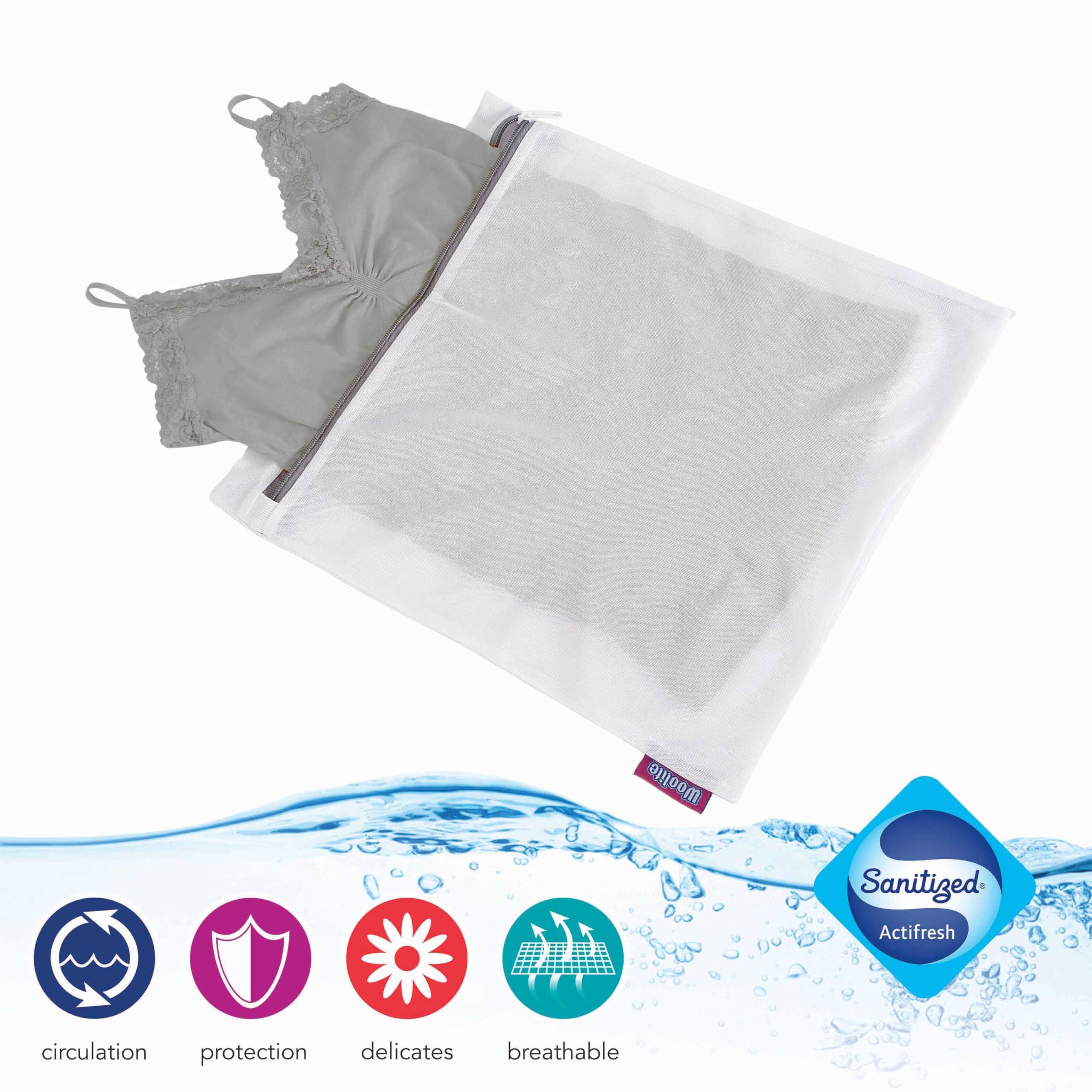 Woolite Laundry 360 2 Pack Large Mesh Wash Bag | Laundry | Washing Machine | Zipper Closure | Prevents Pulling and Tearing | Clothes | Garments | Delicates | Socks | White