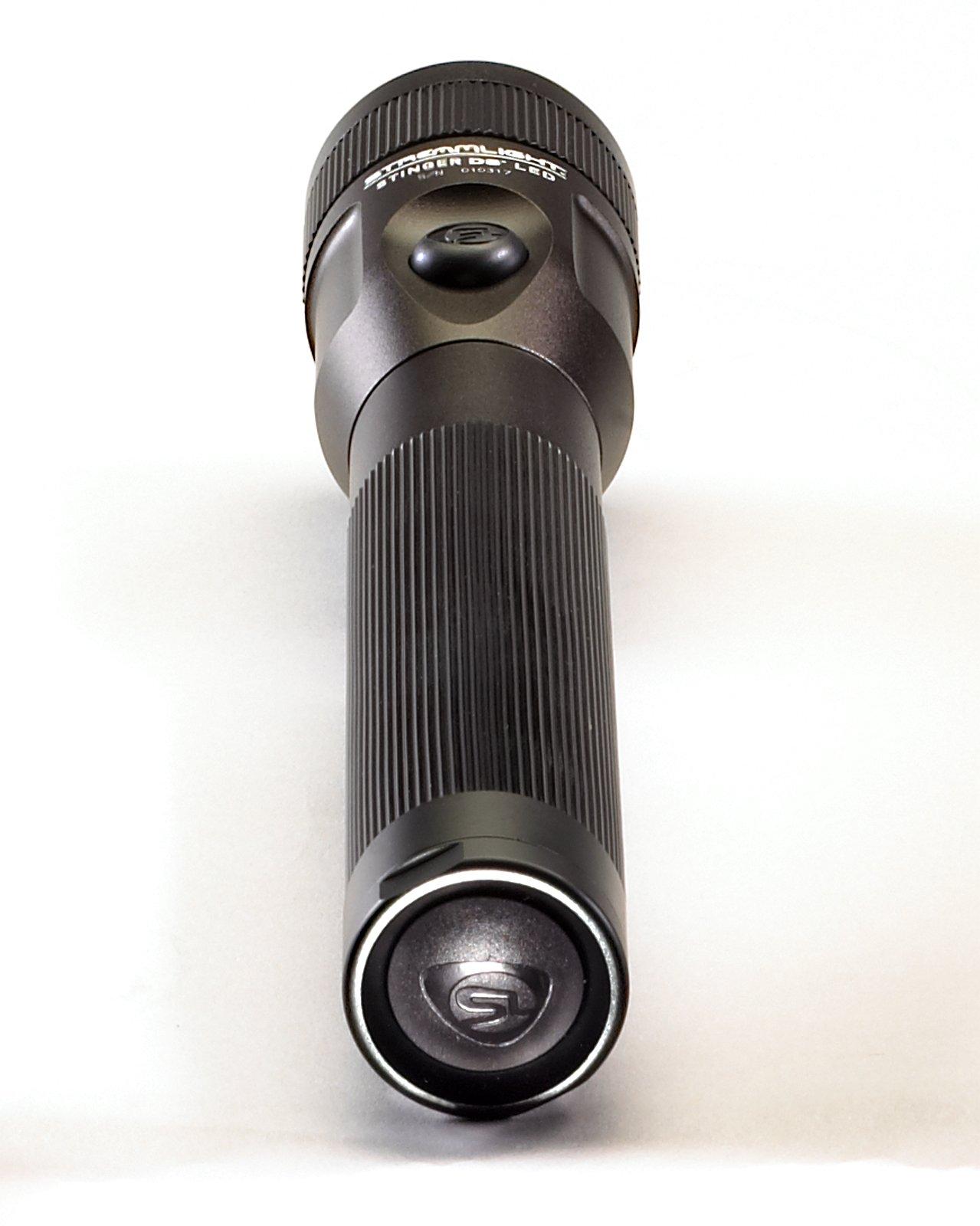 Streamlight Streamlight 75813 Stinger DS C4 LED Flashlight with AC/DC Steady Charger, Black - 425 Lumens