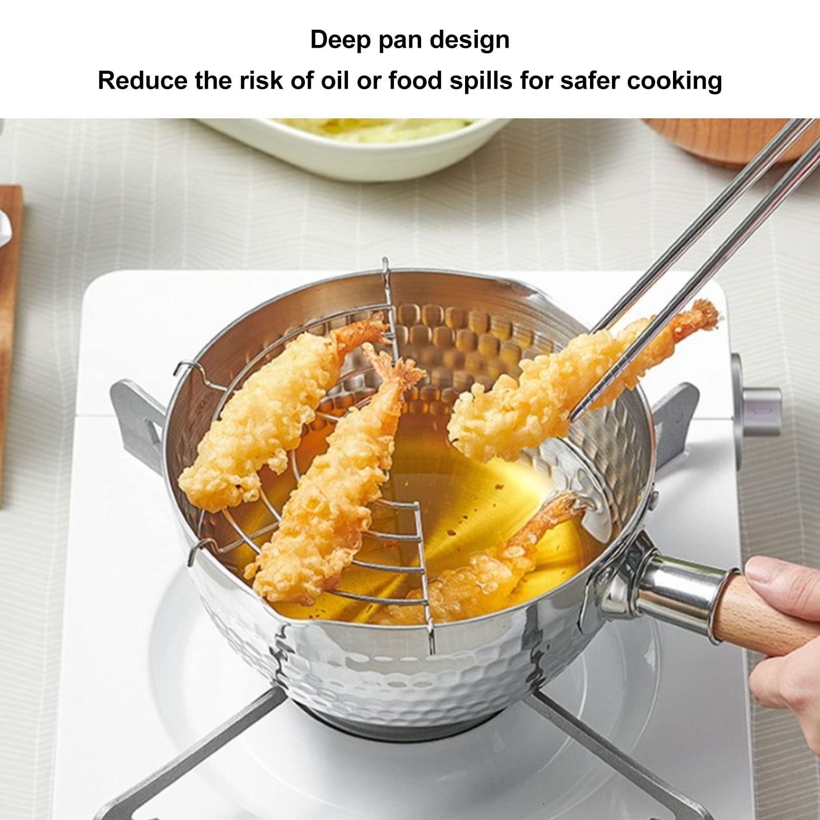 lvifloae Stainless Steel Crock Pot with Glass Lid with Lid and Wooden Handle Saucepan Traditional Japanese Snow Pot for Cooking, Noodles, Soups, Hot Milk 20 Cm