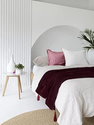 DecorAvenue DecorAvenue Luxury Crushed Velvet Throw Blanket with Tassels Sofa Bed Soft Blankets Boho Warm Throws Cozy Plush Lightweight (Maroon, 50 x 60 Inches)