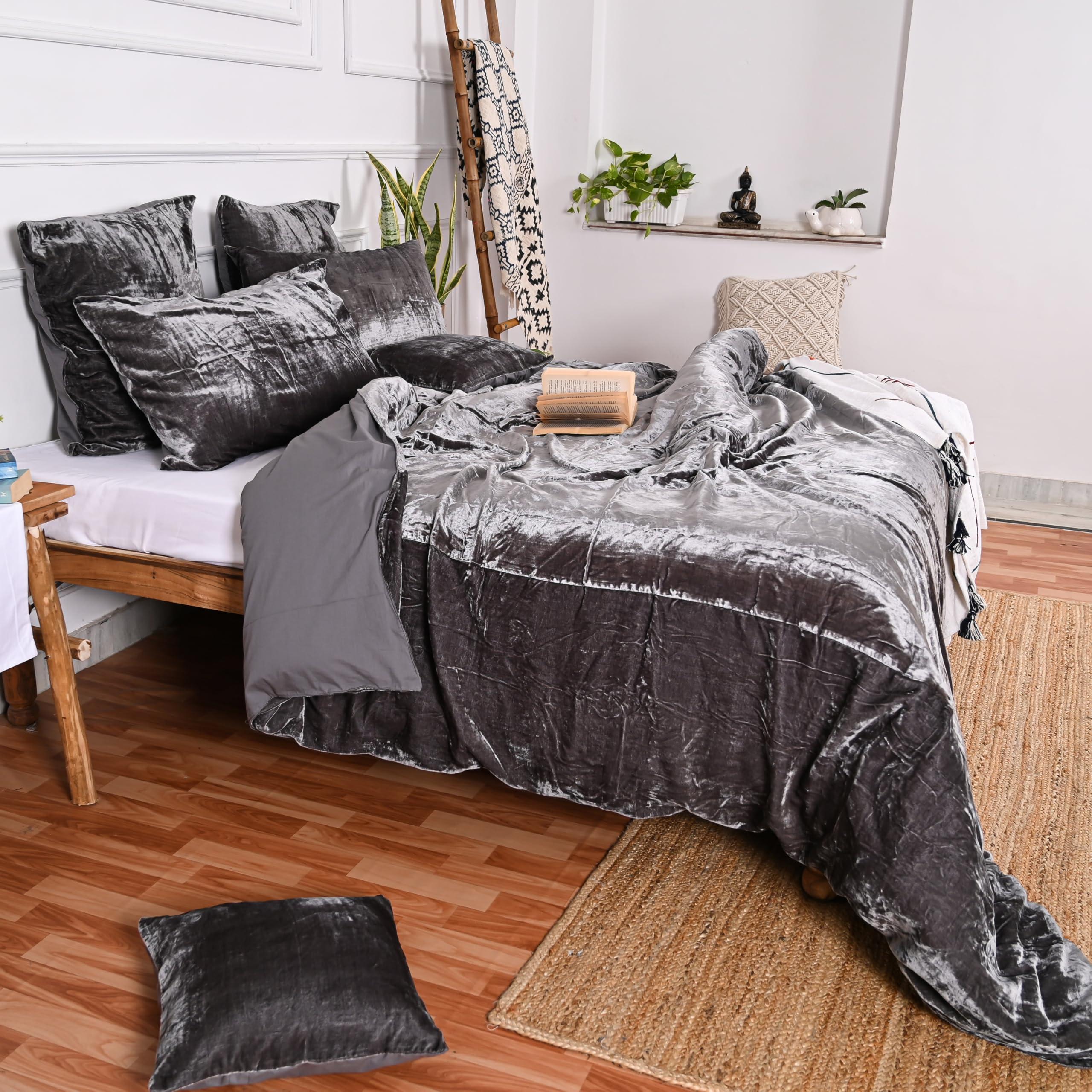 DecorAvenue DecorAvenue Ultra-Luxe Crushed Velvet Duvet Cover, Boho Bedding UO Comforter Bedding Donna Cover,3 Pc Duvet Set, Velvet Bedding Set (Grey,California King 98\" x 104\")