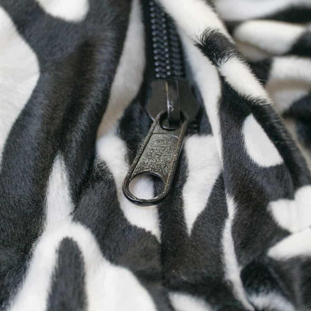 ULTIMATE SACK ULTIMATE SACK 5000 (5 ft.) Bean Bag Chair Cover in multiple colors: Cover ONLY. (5000, Zebra Fur)