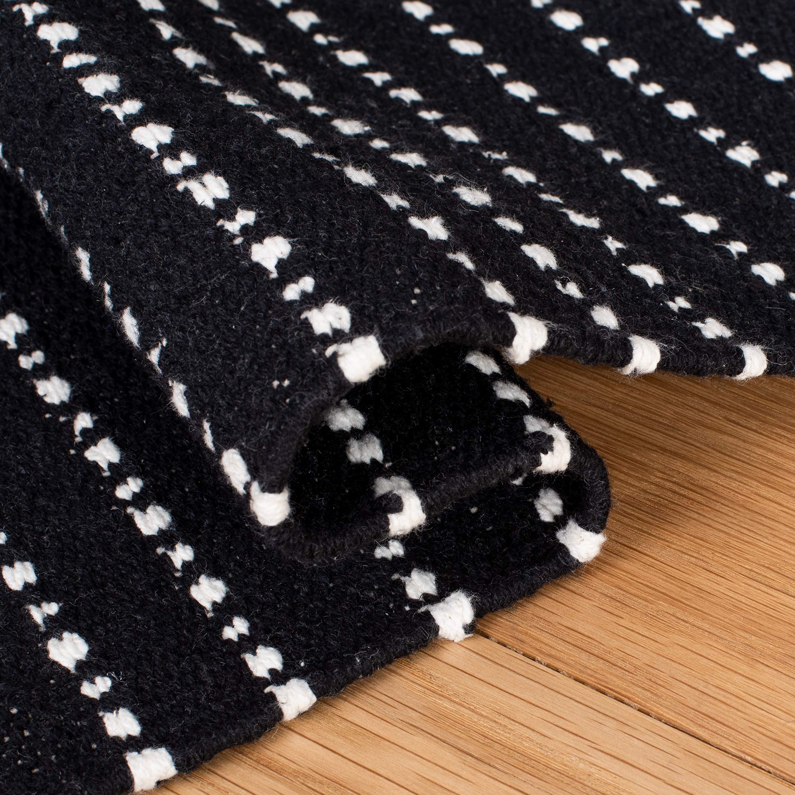 Safavieh SAFAVIEH Kilim Collection Area Rug - 6' x 9', Black & Ivory, Handmade Flat Weave Cotton, Ideal for High Traffic Areas in Living Room, Bedroom (KLM706Z)