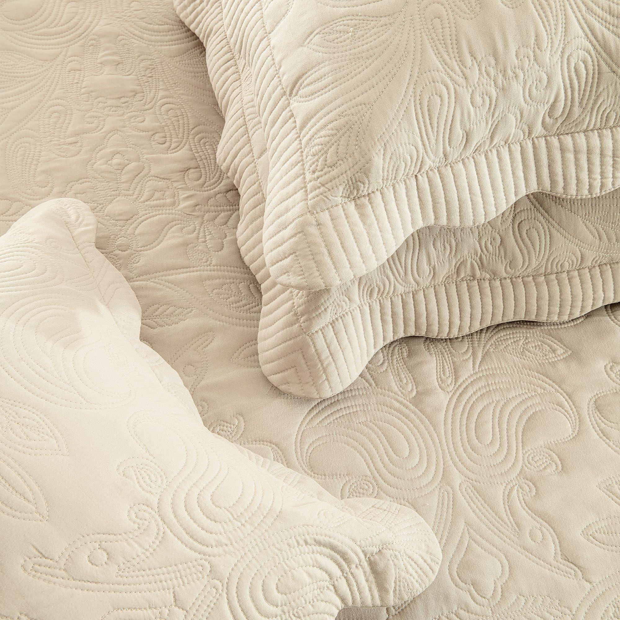 HoneiLife HoneiLife Oversized King Bedspreads - California king Quilt 120x120,4-Piece Cal King Quilt Sets,Rustic Bedding Sets King Size,Reversible Coverlets Lightweight Bed Cover for All Season Use-Beige