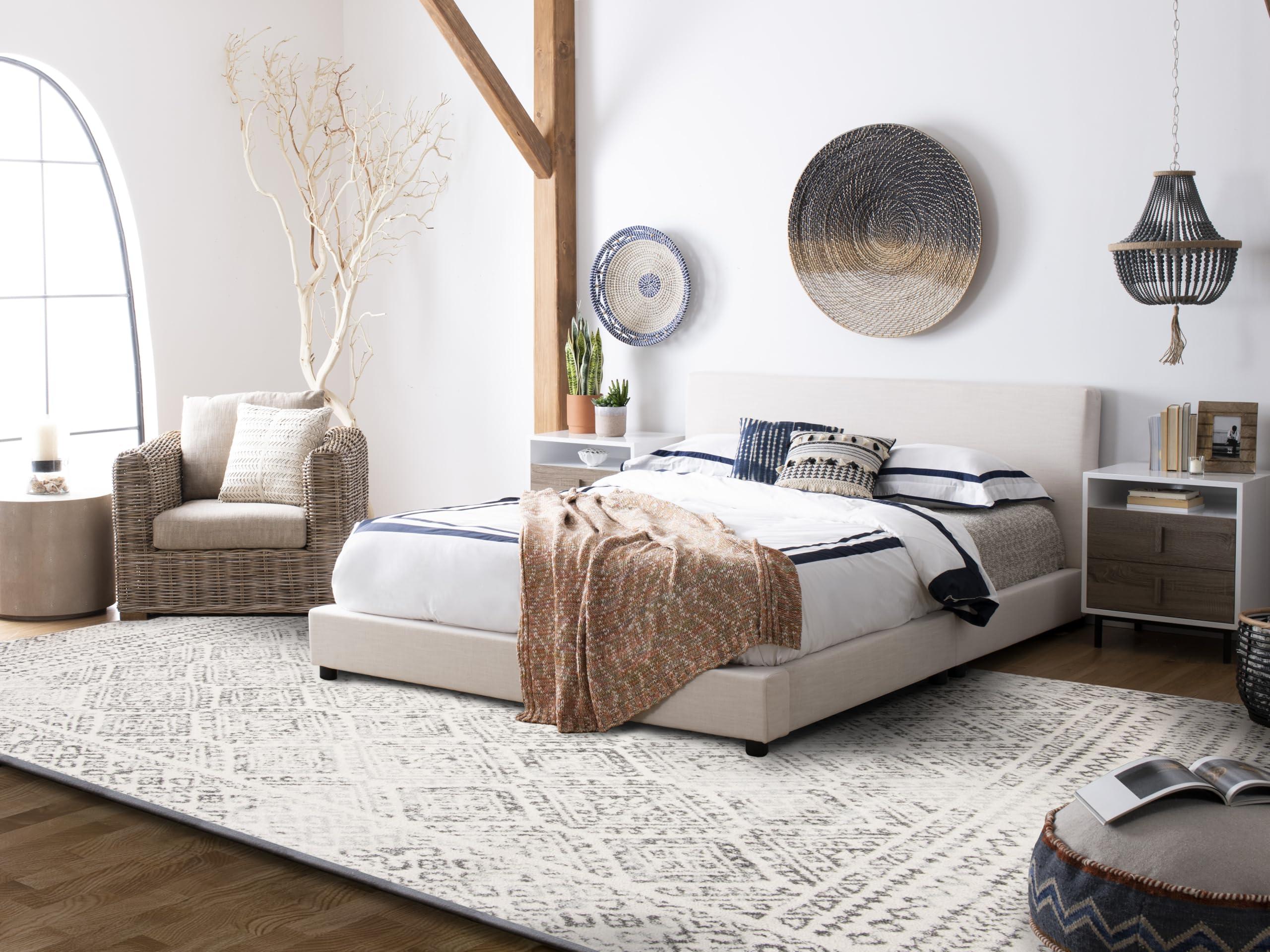 Safavieh SAFAVIEH Tulum Collection Area Rug - 8' x 10', Ivory & Grey, Moroccan Boho Distressed Design, Non-Shedding & Easy Care, Ideal for High Traffic Areas in Living Room, Bedroom (TUL264A)