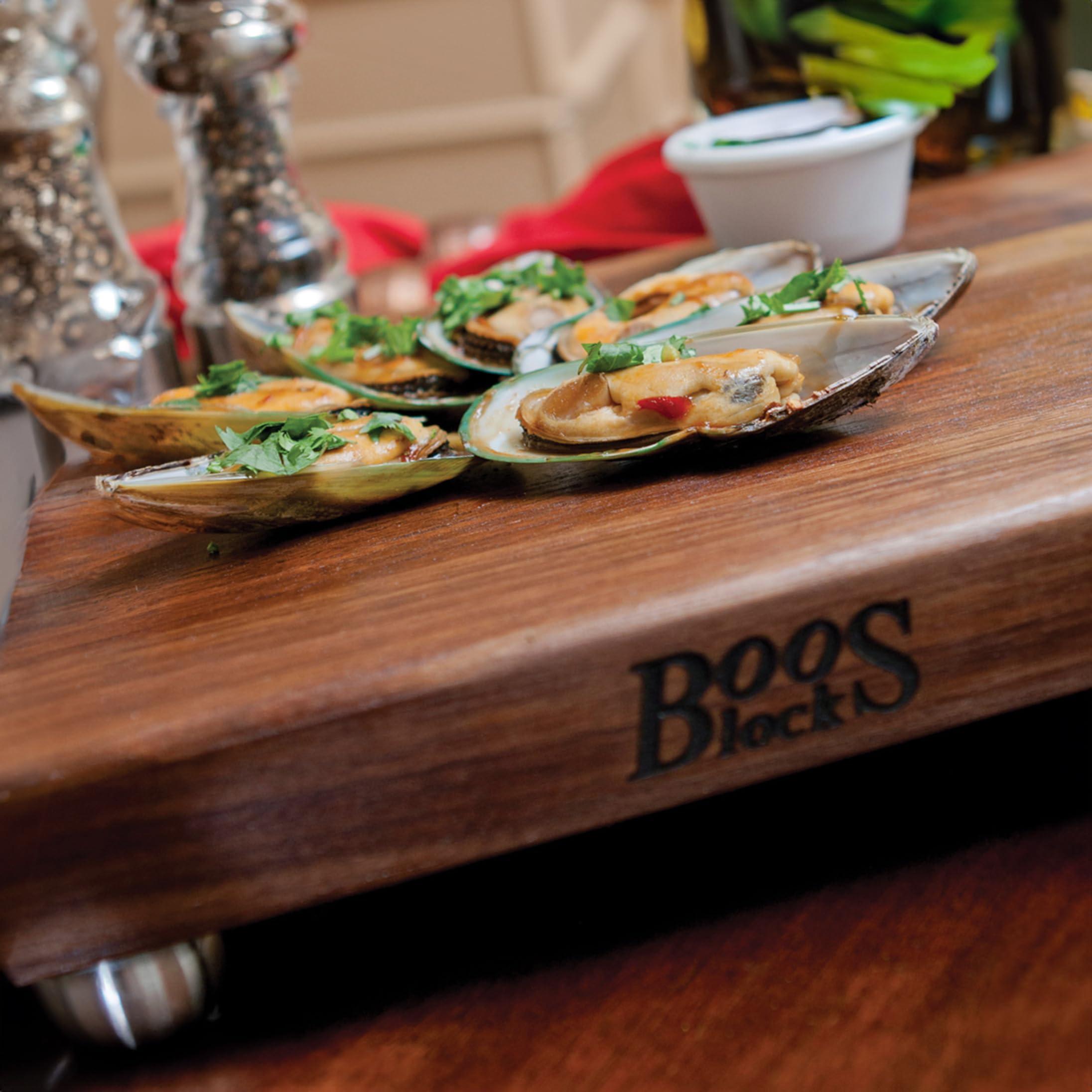 John Boos John Boos Block Square Wood Cutting Board, B Series w/Feet, 9\"x9\"x1.5\", Walnut