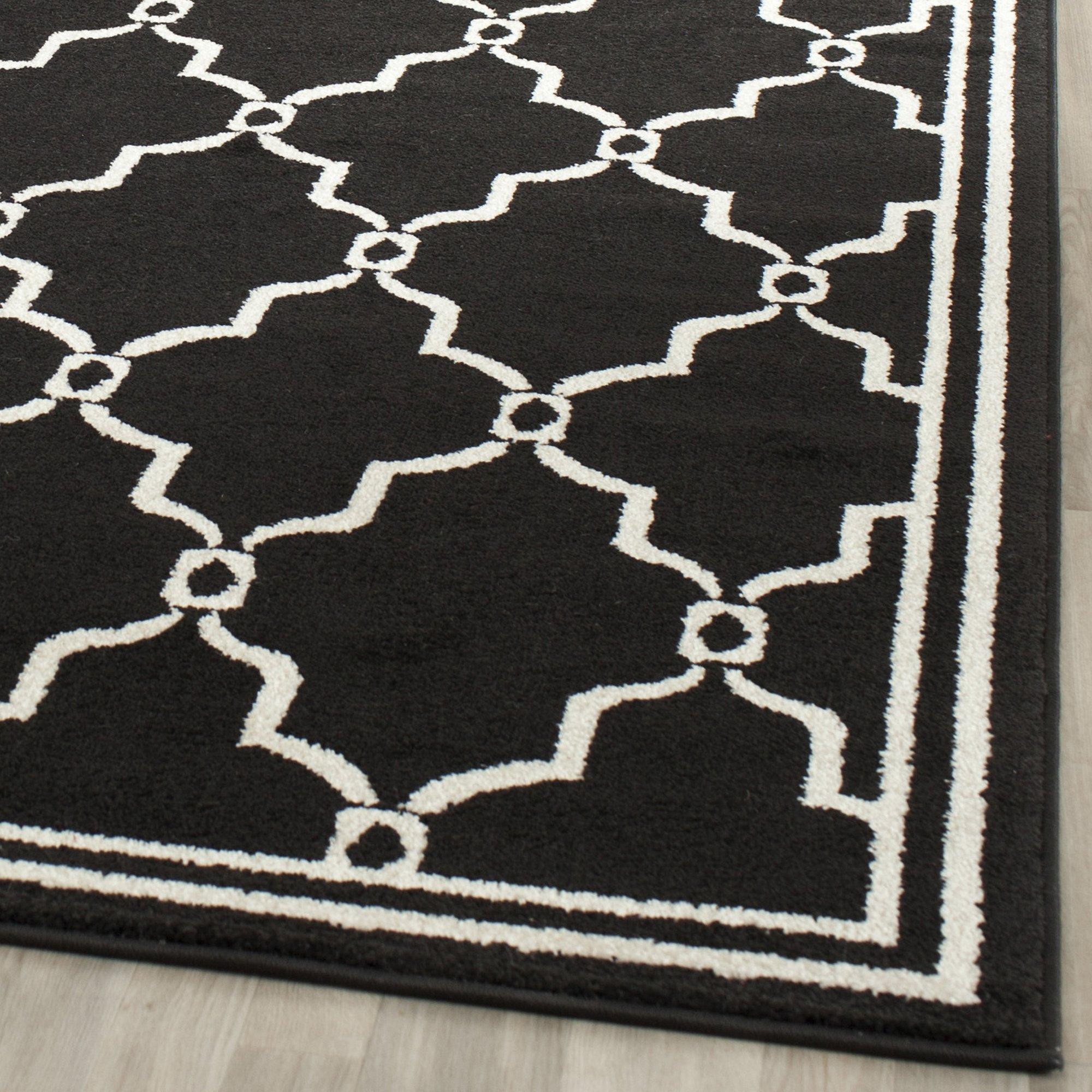 Safavieh SAFAVIEH Amherst Collection Area Rug - 5'3" x 8', Anthracite & Ivory, Trellis Design, Non-Shedding & Easy Care, Ideal for High Traffic Areas in Living Room, Bedroom (AMT414G)