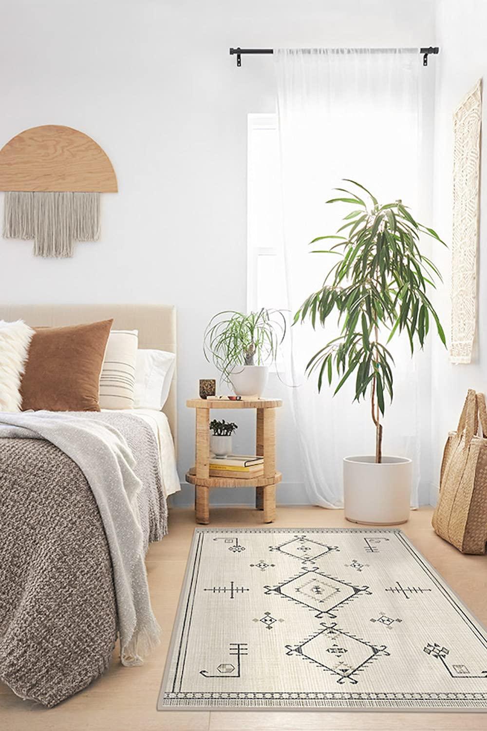 RUGGABLE Ruggable Washable 2x3 Area Rug, Damali Black & White, Premium Rugs for Living Room, Bedroom, Kitchen, Office, Classroom with Gripper Non Slip Pad