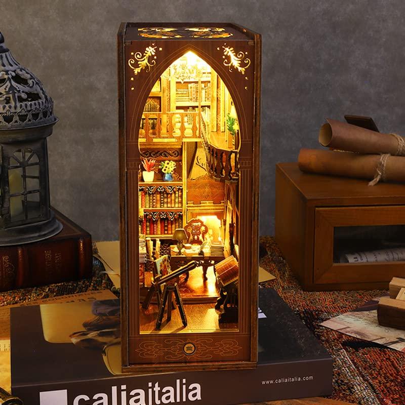 ROCOXIA ROCOXIA DIY Book Nook Kit, Booknook Shelf Insert Book Nook DIY Miniatures Kit Light Up Bookends Book Nooks DIY Dollhouse Bookshelf Insert Kit for Adults (Library of Books)