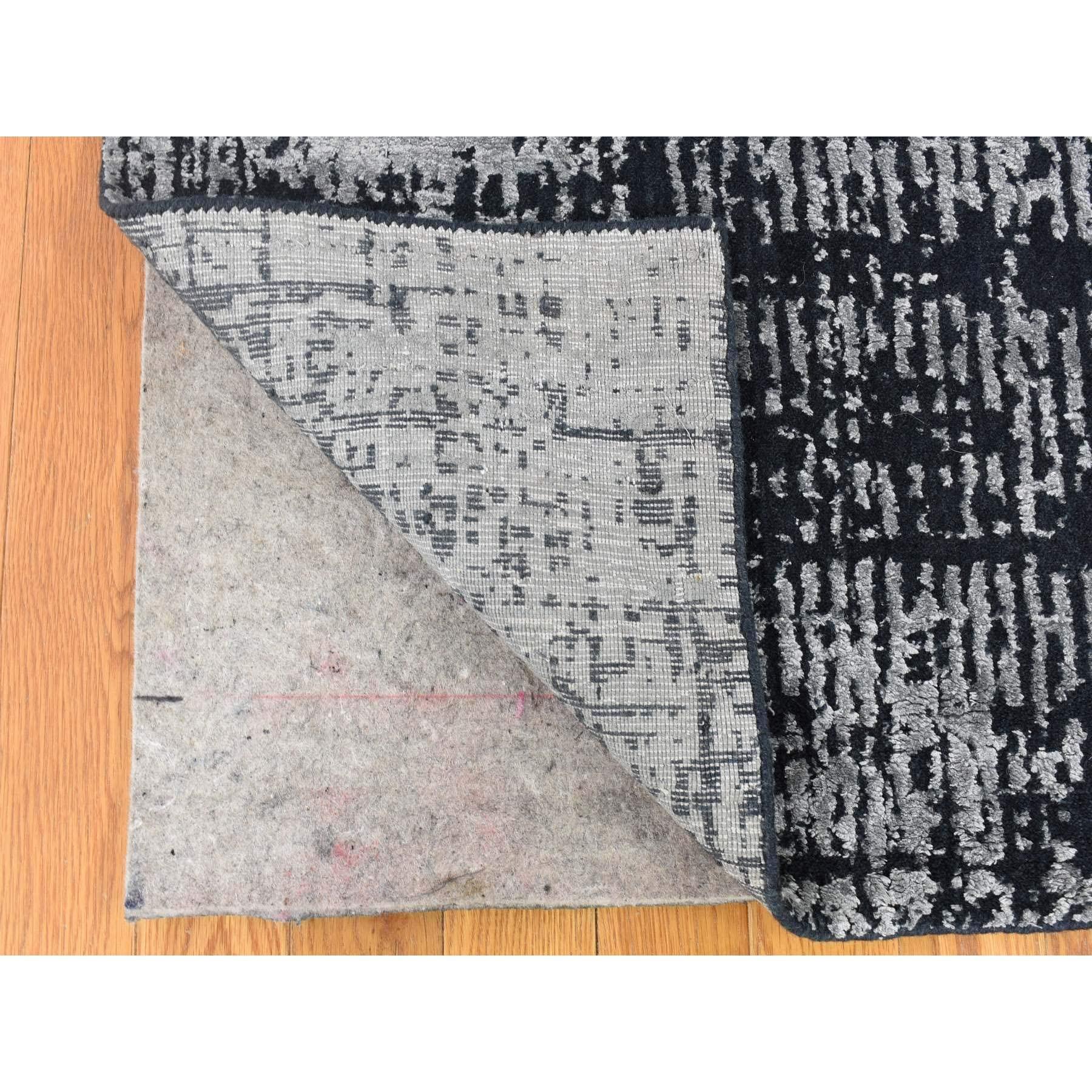 Shahbanu Rugs Shahbanu Rugs Black and Silver Modern Wool and Plant Based Silk Hand Loomed Oriental Rug (5'10"x9')