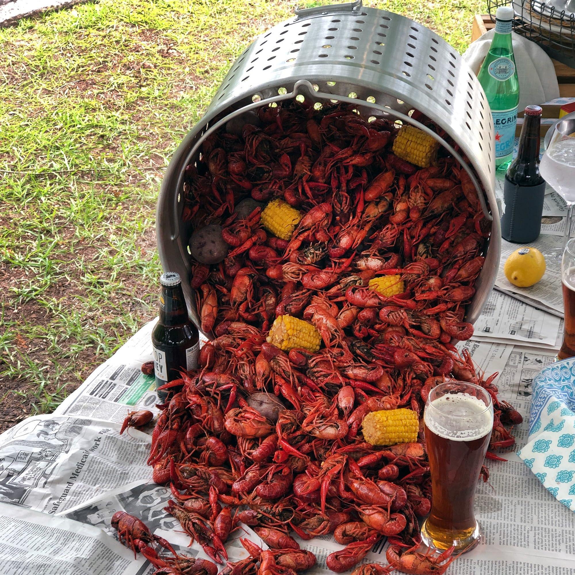 Bayou Classic Bayou Classic SS1 16-in Stainless Single Jet Cooker Features 12.5-in Tall Welded Frame 10-psi Pre-Set Regulator w/ 60-in Stainless Braided Hose