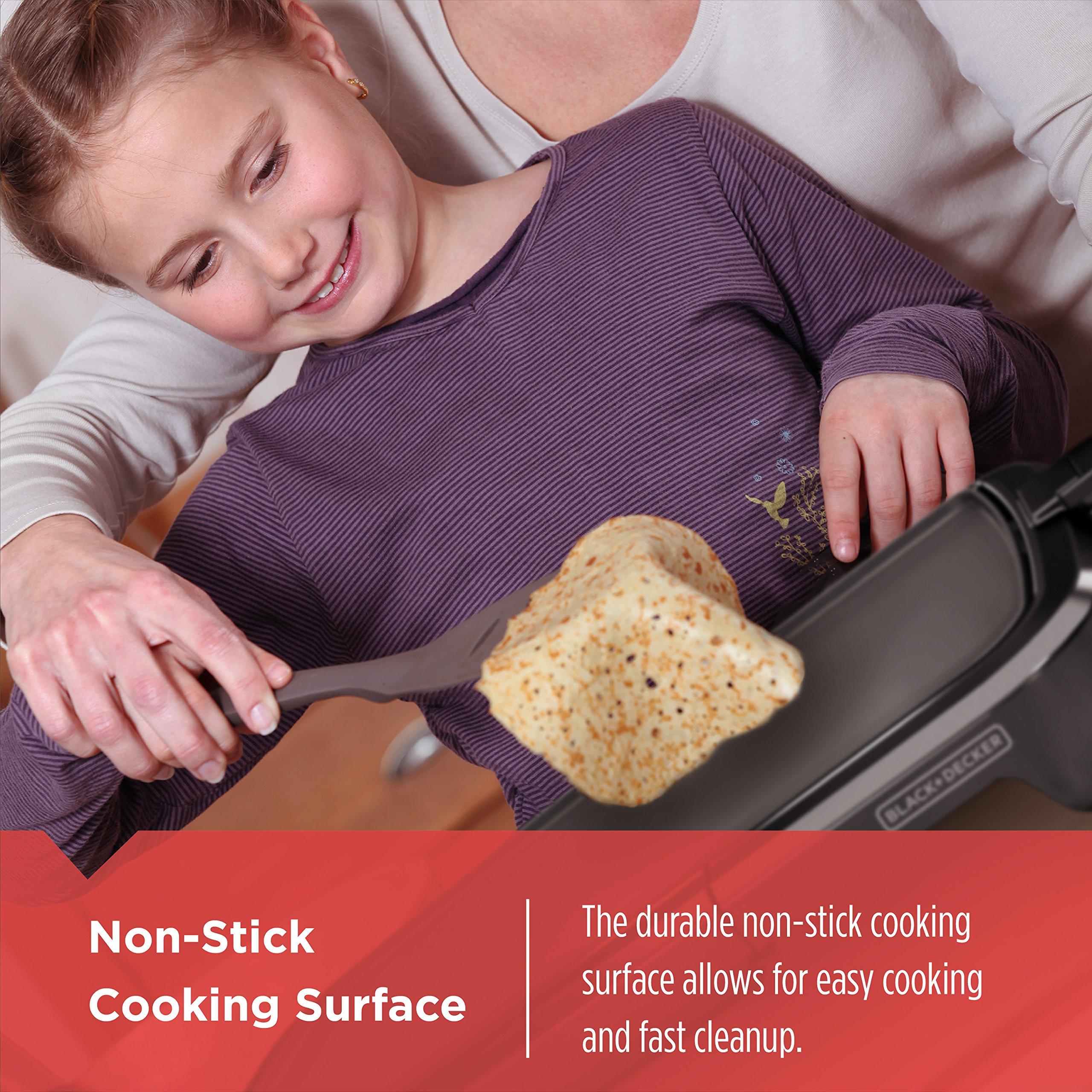 BLACK+DECKER BLACK+DECKER GD2011B Family Sized Electric Griddle, 20 x 11-Inch, Black