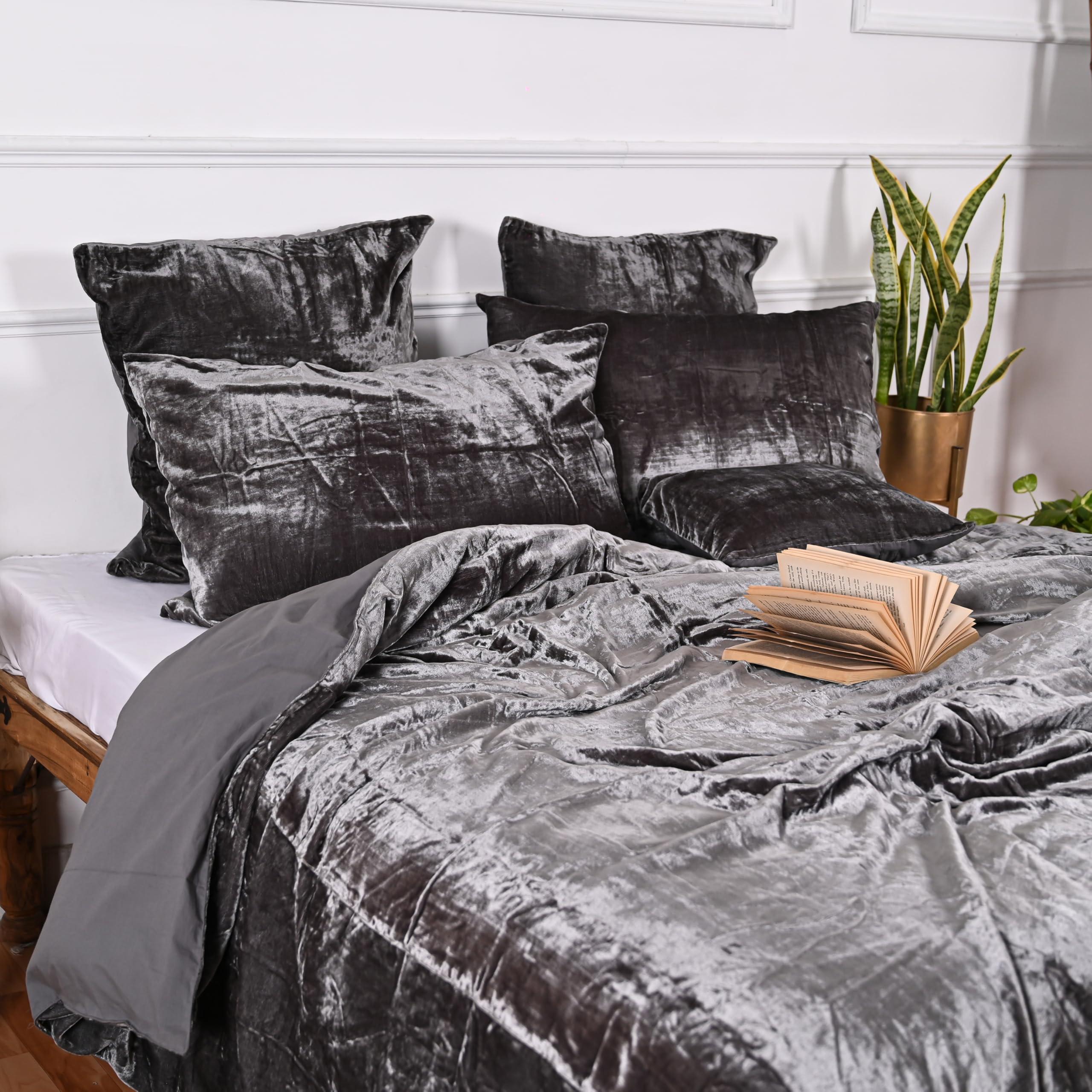 DecorAvenue DecorAvenue Ultra-Luxe Crushed Velvet Duvet Cover, Boho Bedding UO Comforter Bedding Donna Cover,3 Pc Duvet Set, Velvet Bedding Set (Grey,California King 98\" x 104\")