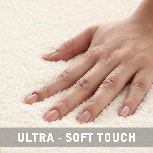 TuLdys TuLdys Rustic Cabin or Lodge Theme Rug, 3x5ft/36x60in, Bear and Cub Design with Trees in Background and Bear Track Patterned Edges Imitation Cashmere Area Rugs with 4 Pcs Carpet Gripper