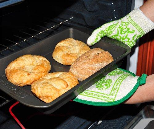 G & F Products G & F 1688 Dupont Nomex & Kevlar Heat Resistant Oven Gloves, 3-Finger Oven Gloves & Pot Holder Set