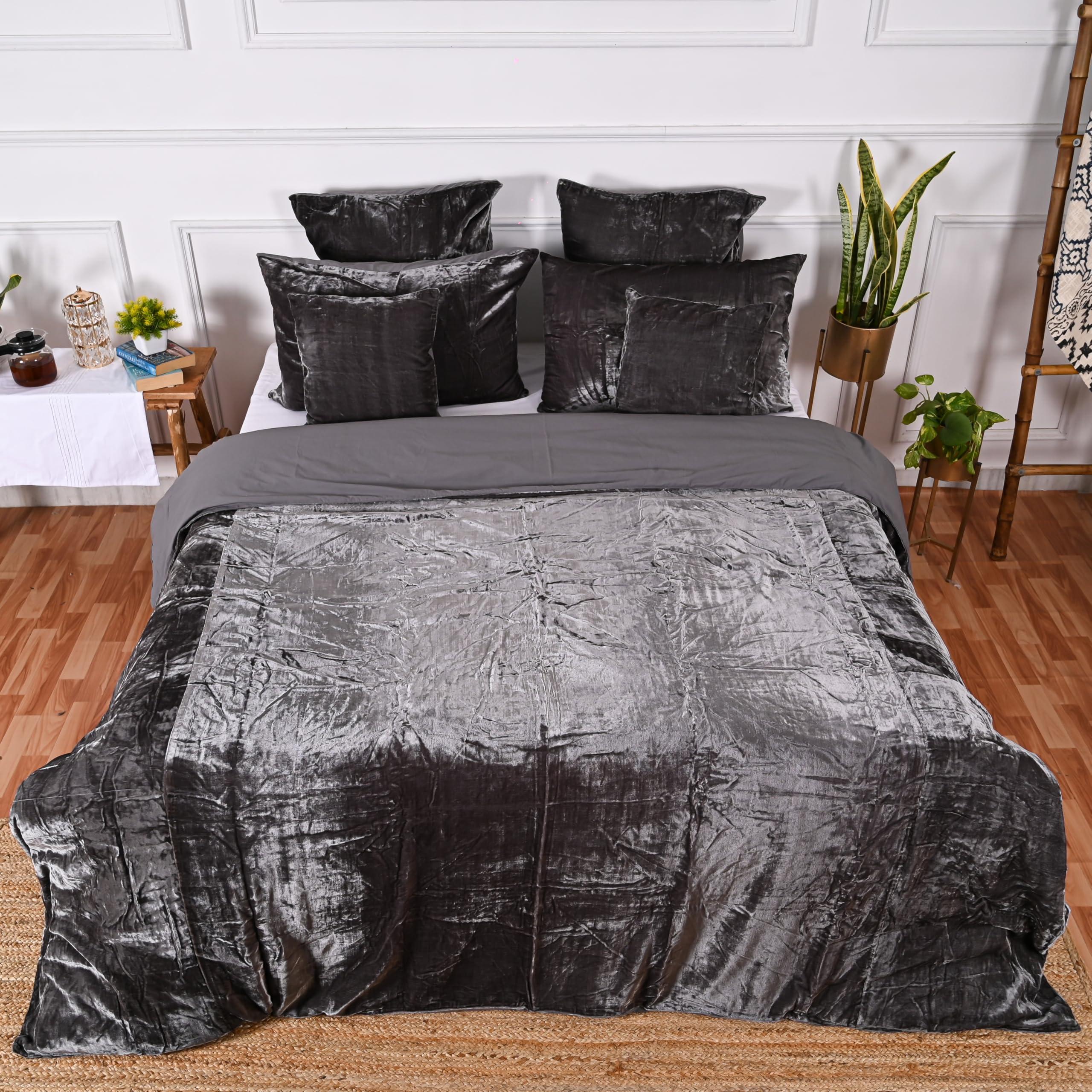 DecorAvenue DecorAvenue Ultra-Luxe Crushed Velvet Duvet Cover, Boho Bedding UO Comforter Bedding Donna Cover,3 Pc Duvet Set, Velvet Bedding Set (Grey,California King 98\" x 104\")