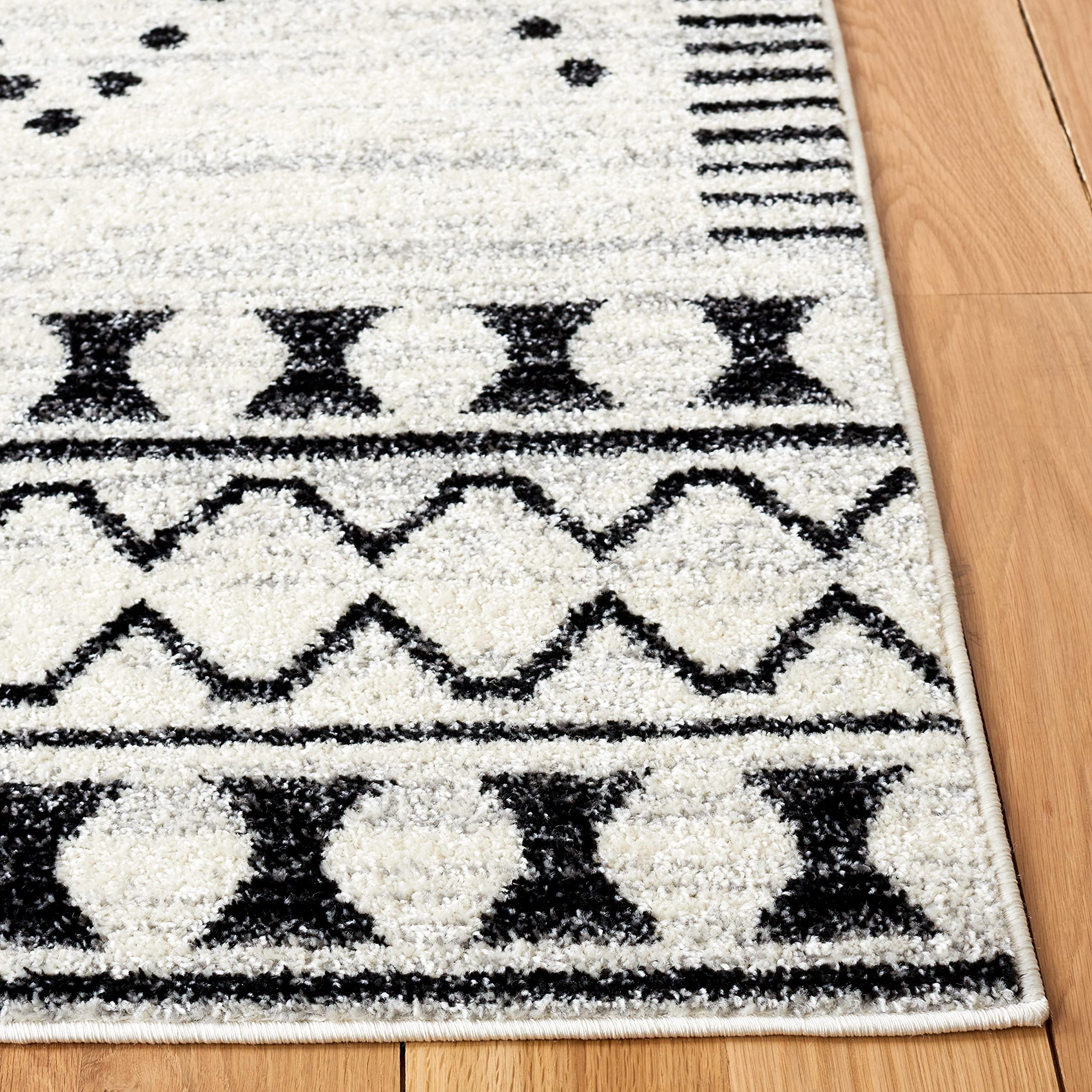 Safavieh SAFAVIEH Tulum Collection Area Rug - 8' x 10', Black & Ivory, Moroccan Boho Tribal Design, Non-Shedding & Easy Care, Ideal for High Traffic Areas in Living Room, Bedroom (TUL646Z)