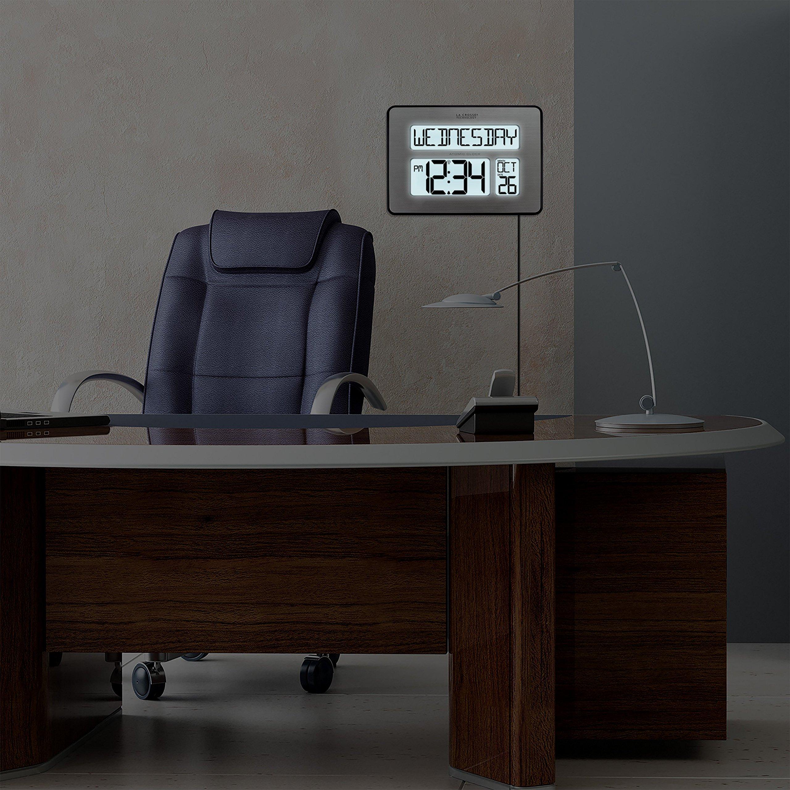 La Crosse Technology La Crosse Technology 513-1419BLv4-INT Backlight Atomic Full Calendar Clock with Extra Large Digits