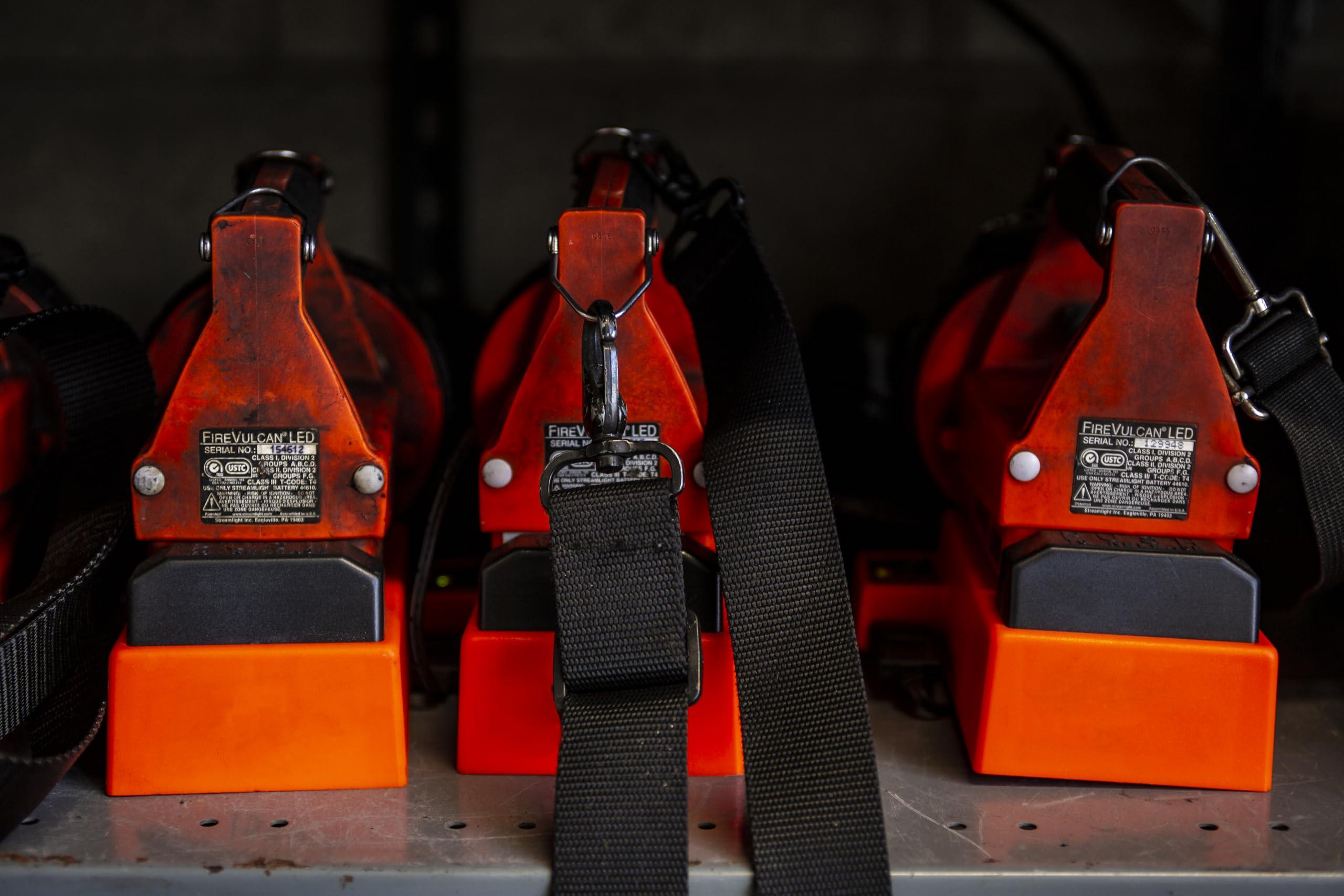 Streamlight Streamlight 44454 Fire Vulcan LED Flashlight with Dual Rear LEDs, Quick Release Shoulder Strap and Without Charger, Orange - 180 Lumens