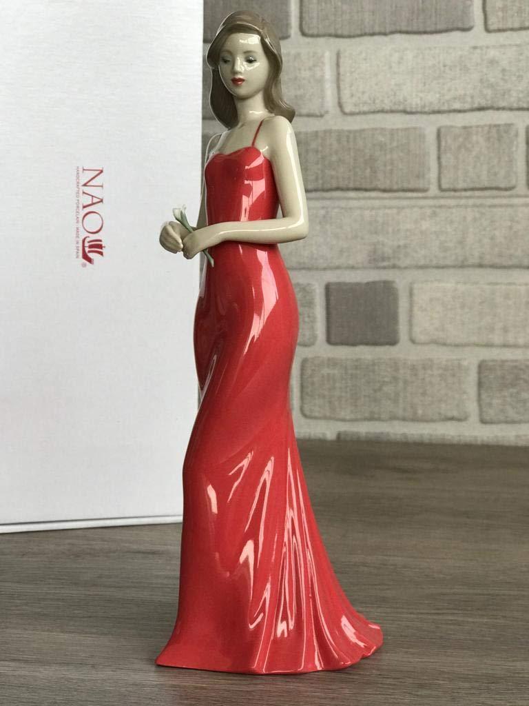 LLADR Lladro Nao 02001914 The Elegance of A Rose Porcelain Figurine