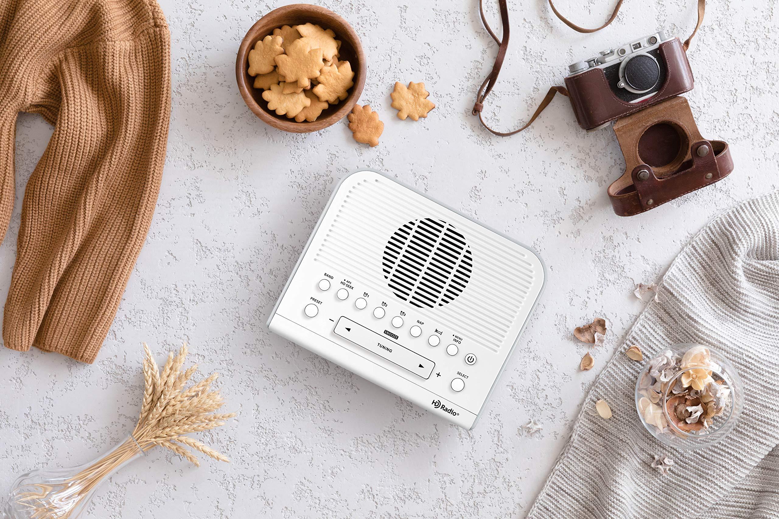 Sangean Sangean HDR-15 AM/FM Digital Tuning Clock Radio with USB Phone Charging, White