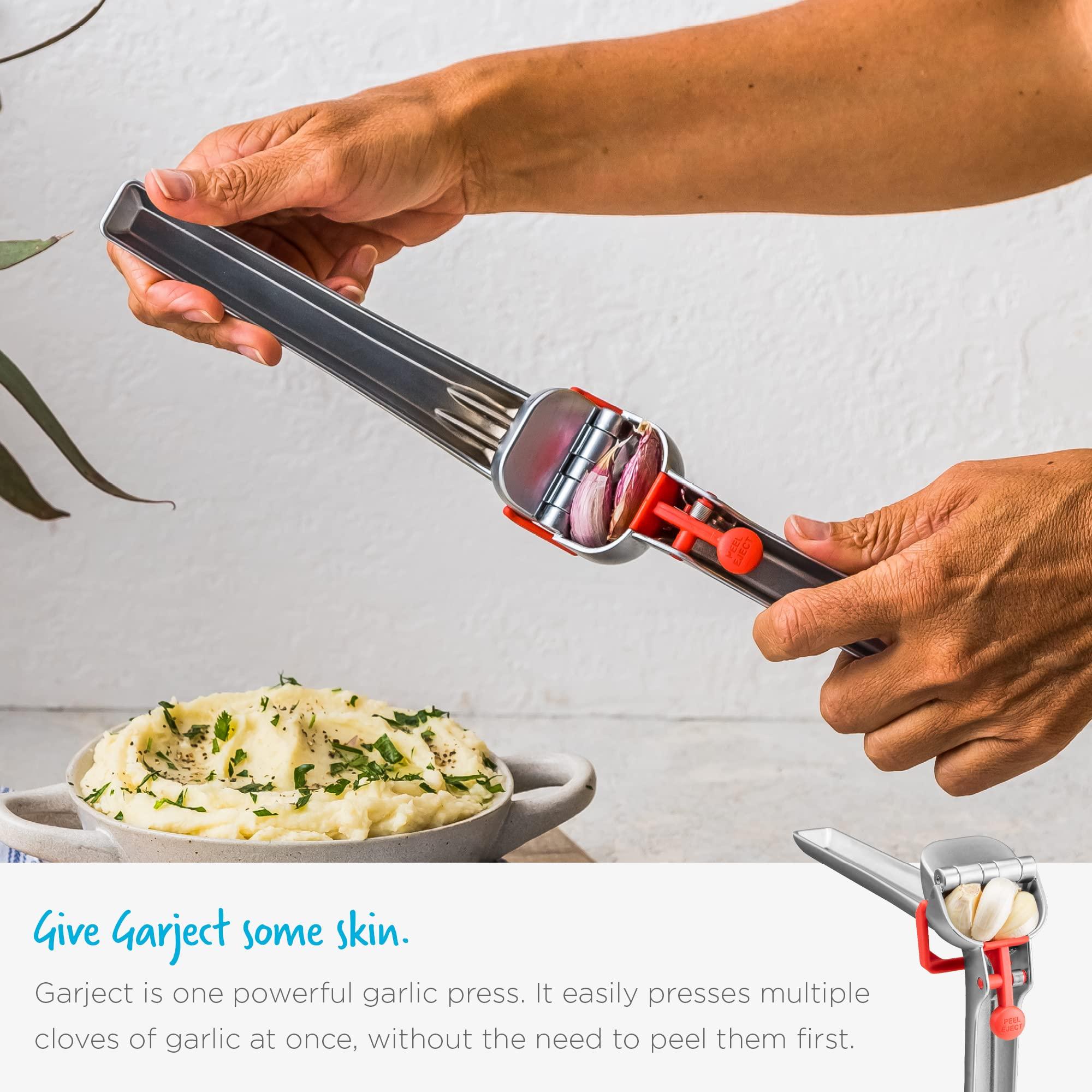 Dreamfarm Dreamfarm Garject 2-In-1 Garlic Peeler, Garlic Press & Mincer with Garlic Peel Ejector, Chrome-Plated Zinc - Black