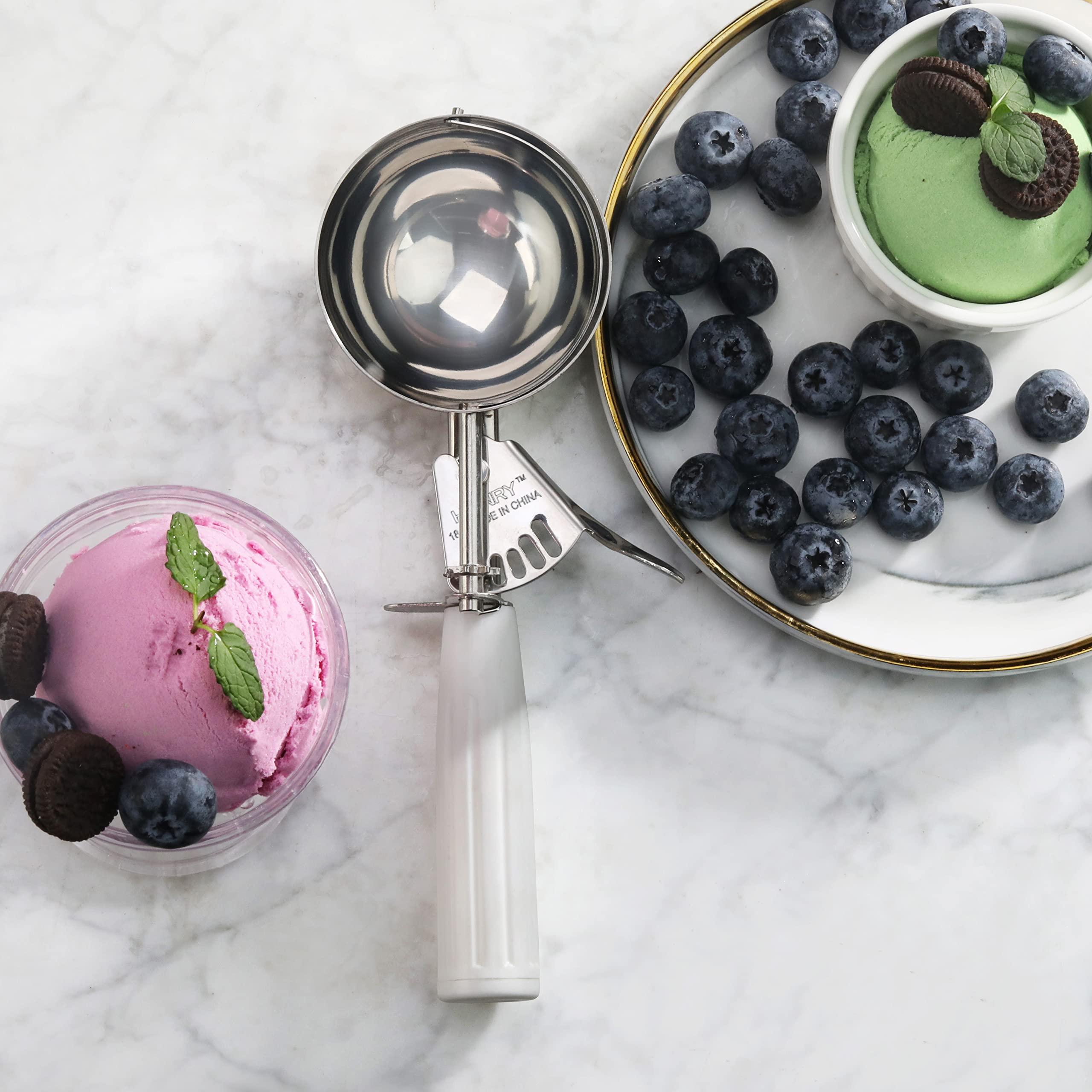 New Star Foodservice New Star Foodservice 34745 Commercial-Grade Thumb Press Food Disher/Ice Cream Scoop, 18/8 Stainless Steel, 4.67 oz, Size 6, White