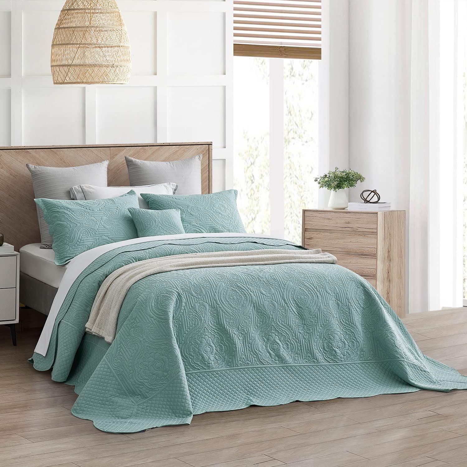 HZ & HY HZ & HY Oversized King Bedspread 138x122 Extra Wide, Ultrasonic Coverlet Bedding Set, Lightweight Thin Comforter, Reversible, 5 Piece, 100% Microfiber, California/Alaskan King, Seaglass