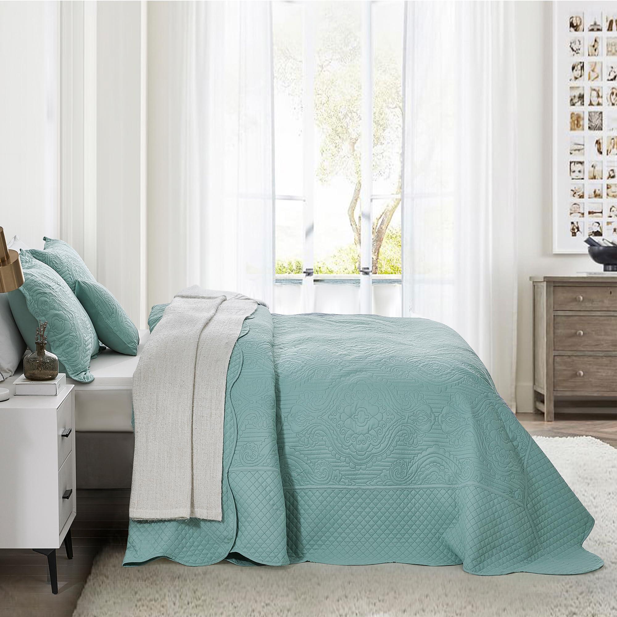 HZ & HY HZ & HY Oversized King Bedspread 138x122 Extra Wide, Ultrasonic Coverlet Bedding Set, Lightweight Thin Comforter, Reversible, 5 Piece, 100% Microfiber, California/Alaskan King, Seaglass
