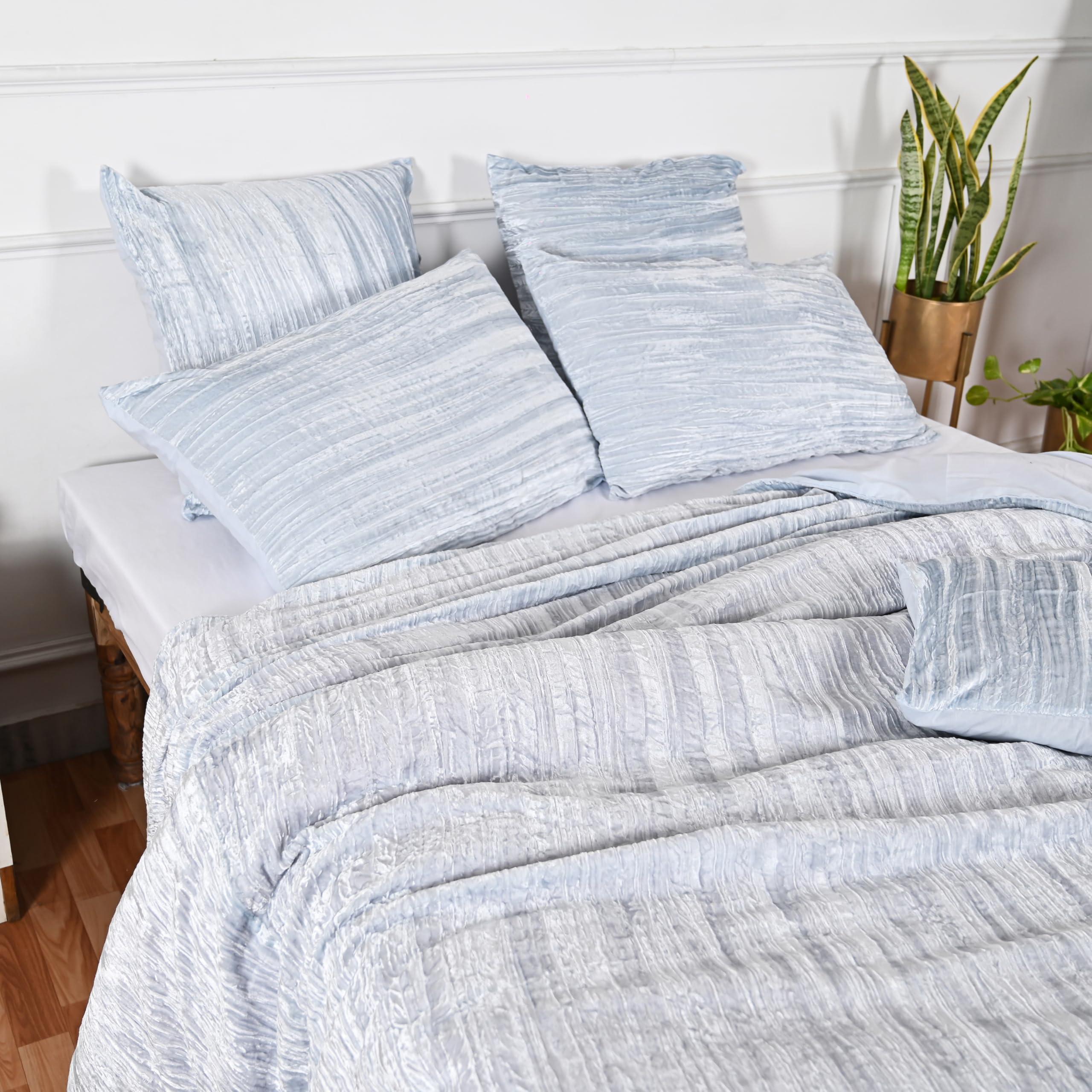 DecorAvenue DecorAvenue Ultra-Luxe Crushed Velvet Duvet Cover, Boho Bedding UO Comforter Bedding Donna Cover,3 Pc Duvet Set, Velvet Bedding Set(Pastle Blue,Full 80\" x 90\")