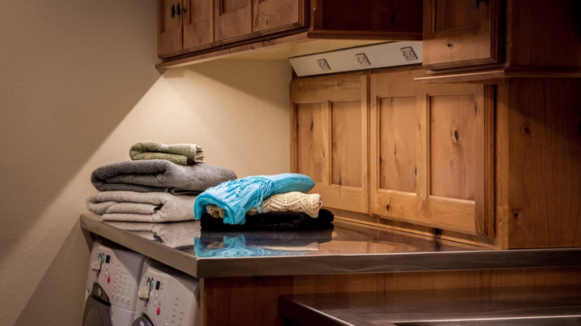 Task Lighting Corp Task Lighting APT Angled Power Strip 9 inch Left, 2 Receptacles, Black