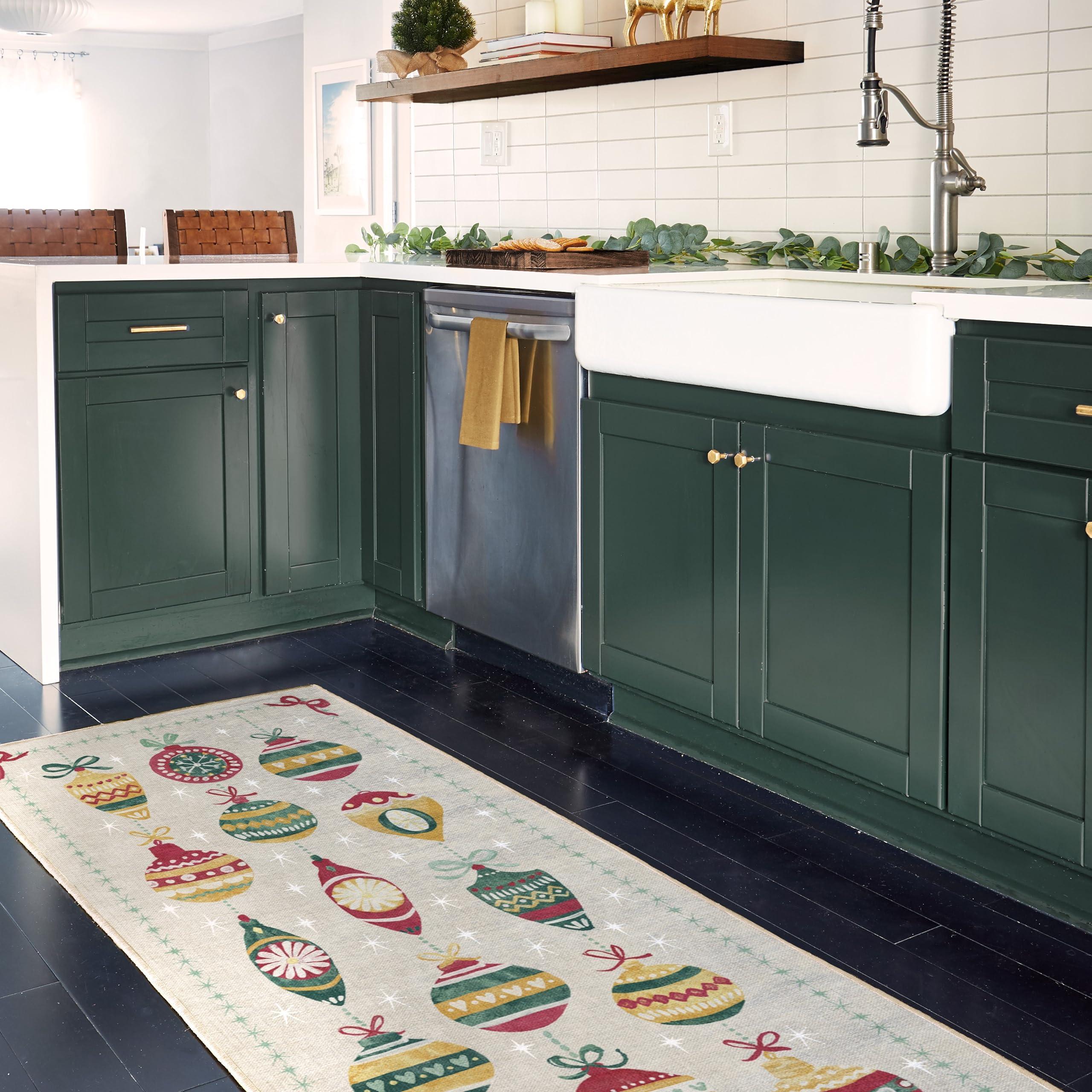 RUGGABLE RUGGABLE Washable 6 ft Round Rug, Festive Garland White, Premium Christmas Rugs for Living Room, Bedroom, Kitchen, Office, Classroom with Gripper Non Slip Pad, Festive Garland White