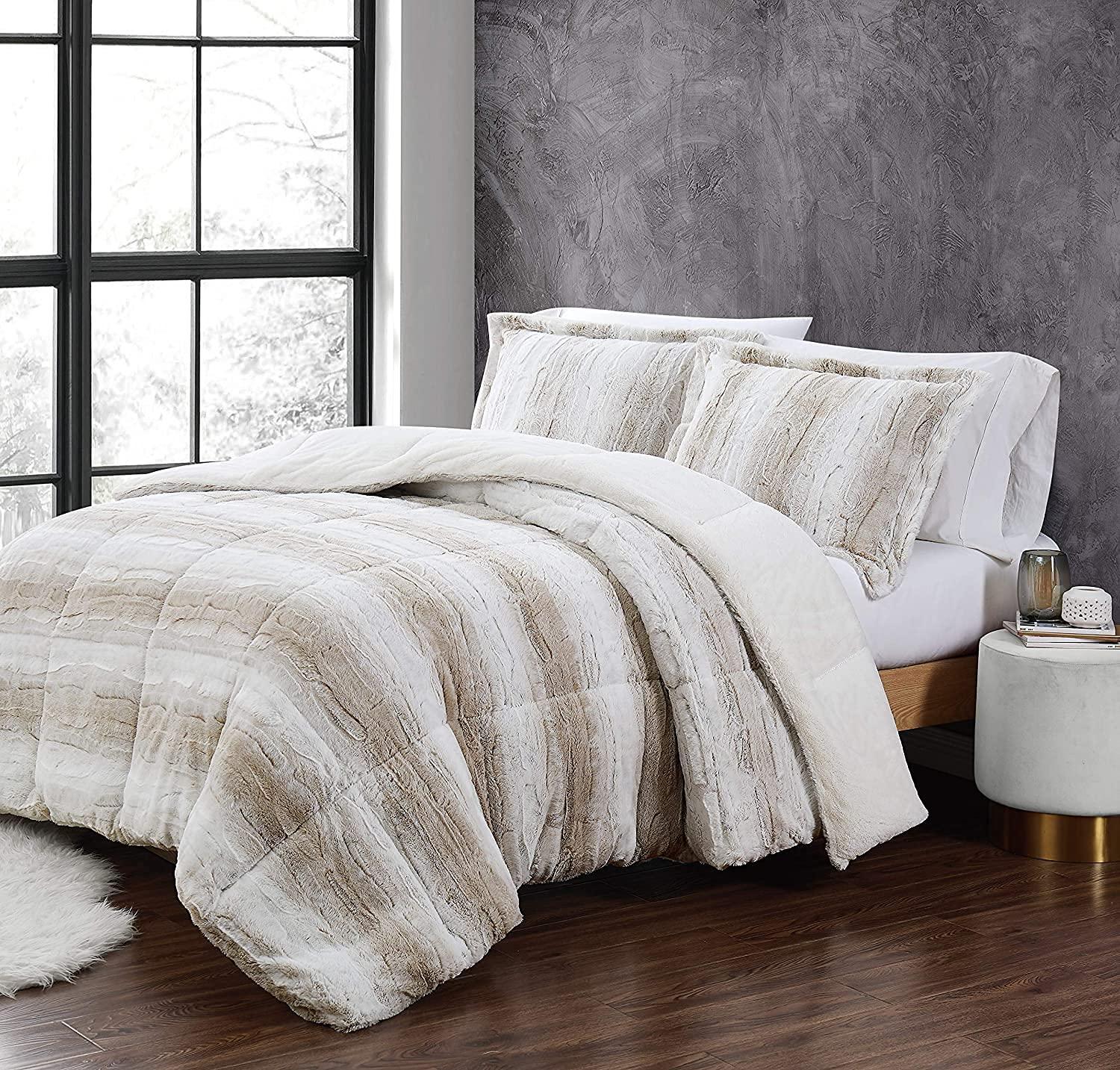 Christian Siriano Christian Siriano NY Snow Leopard Faux Fur Comforter Sets Grey Polyester 3-Piece King Comforter Set, Cozy and Ideal Designer Look, OEKO-TEX Certified Confidence