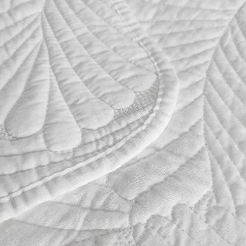 Brandream Brandream White Quilt Bedding Set Queen Size Cotton Luxury Palm Matelasse Quilt Set Quilted Bedspread Coverlet Set 3-Piece