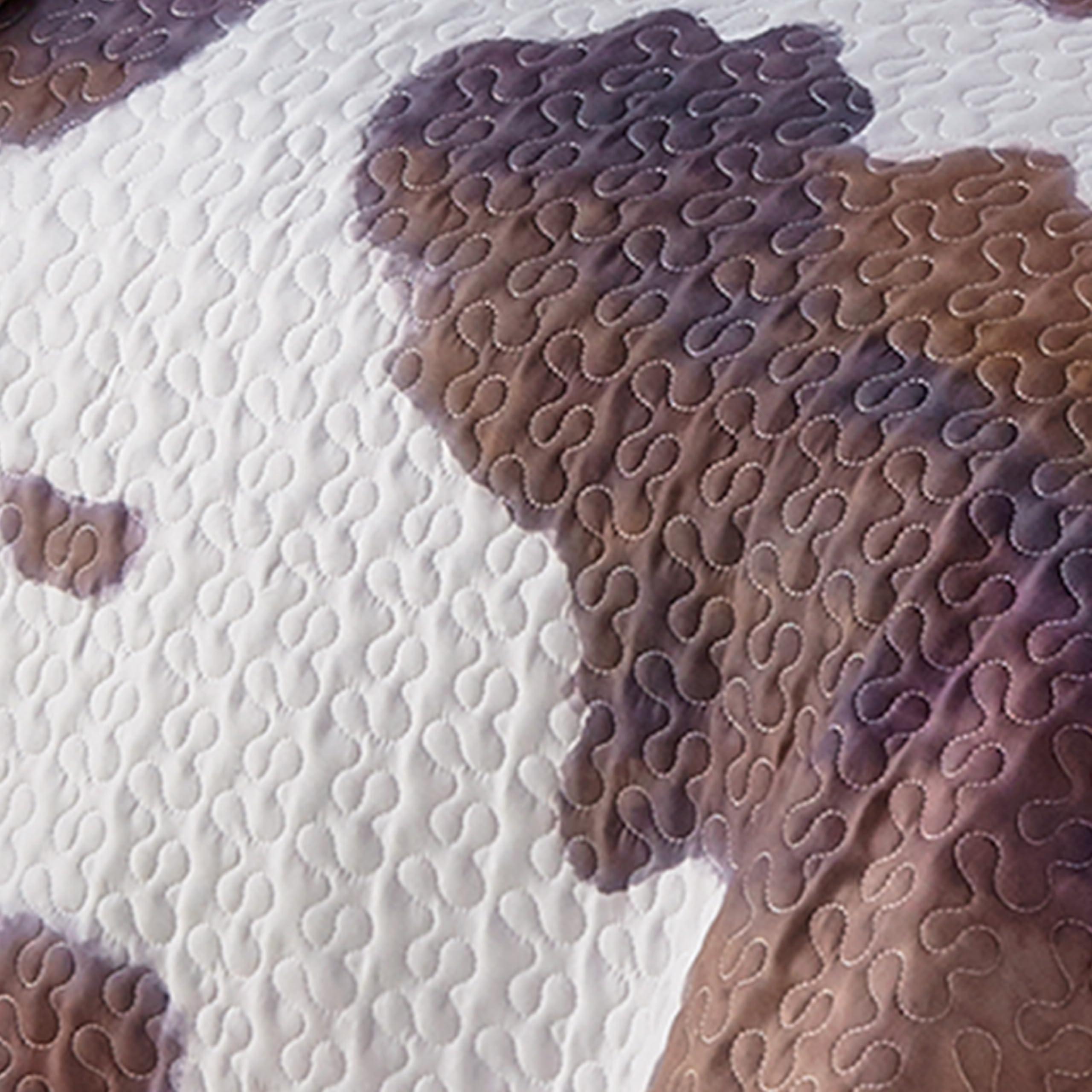 BLACK FOREST DECOR Black Forest Dcor Aztec Cowhide Twin Quilt Set - Lightweight, Southwest Style Bedding with Cowhide and Geometric Patterns, Includes Quilt and Sham, Machine Washable